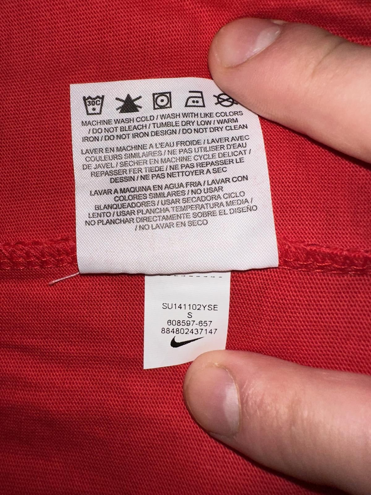 Nike Vintage Rare Nike Men’s Team England Soccer Core Crest Red Tee Size US S / EU 44-46 / 1 - 9 Thumbnail