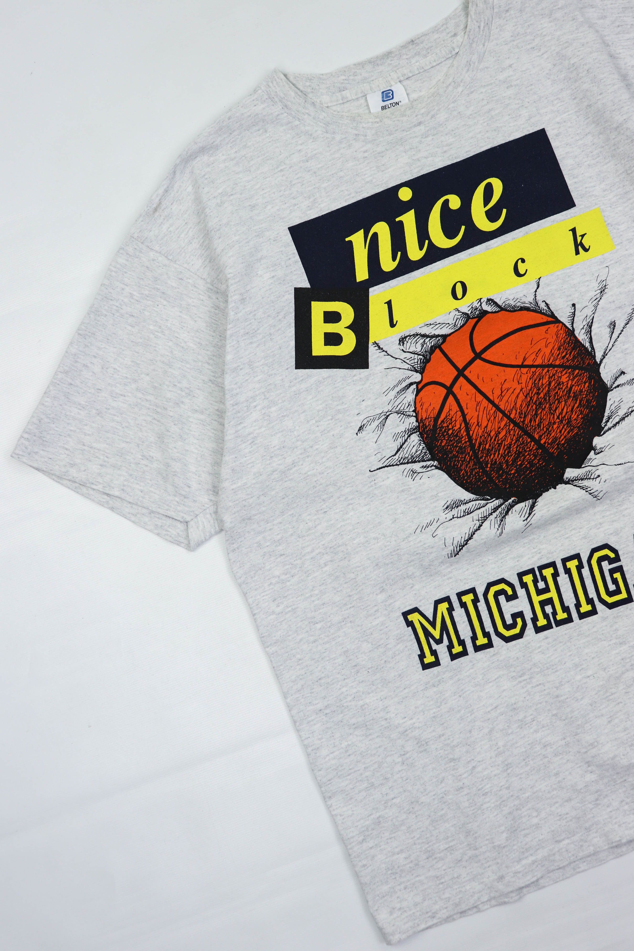 Vintage ©1992 Vintage 90s USA Nice Block Michigan Graphics T-shirt Size US XL / EU 56 / 4 - 4 Thumbnail