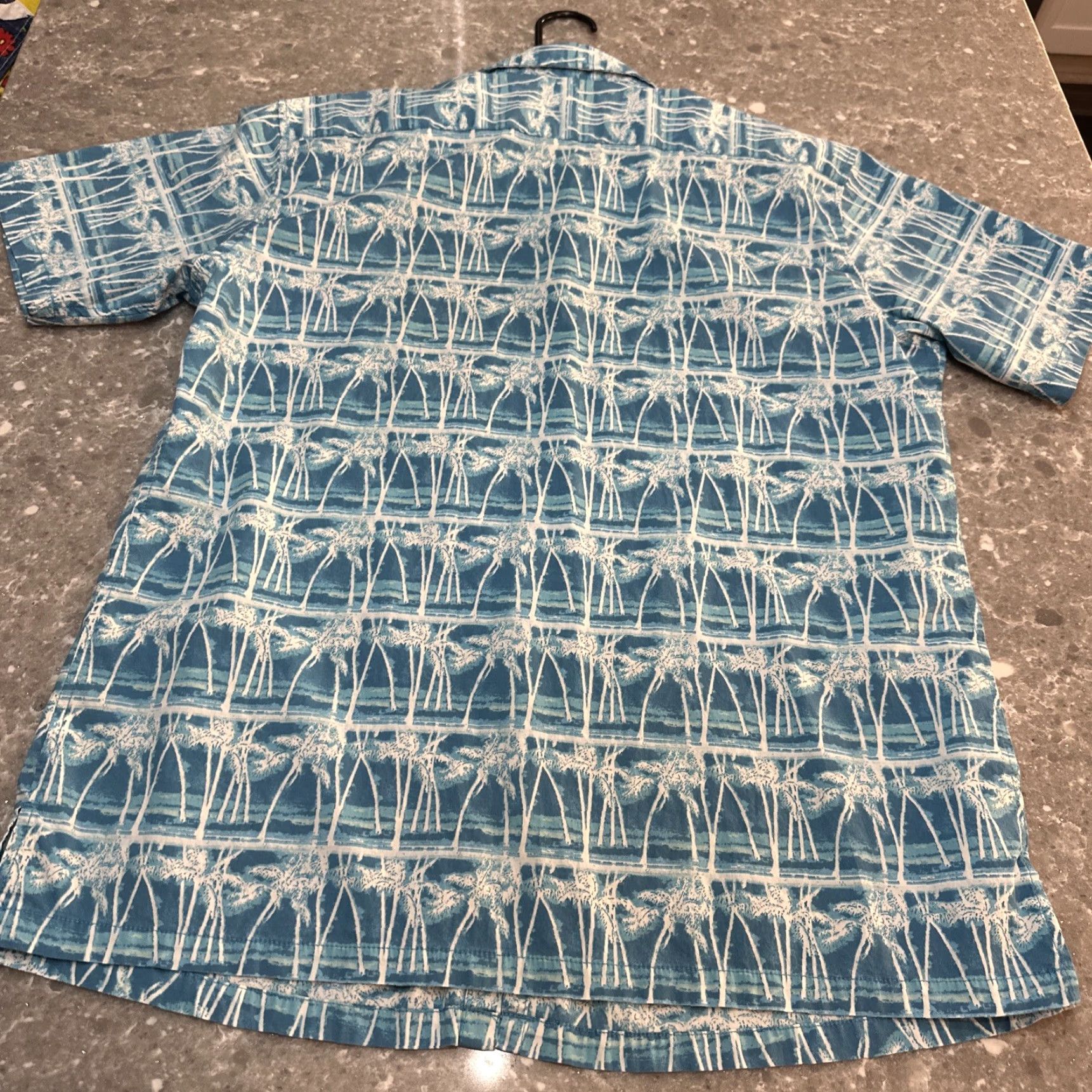 Tori Richard GUC Tori Richard Shirt Men’s Large Blue Palm Trees Beach Hawaiian Golf Button Up Size US L / EU 52-54 / 3 - 6 Thumbnail