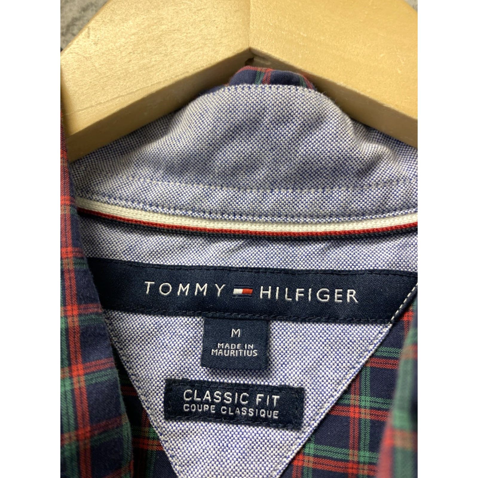 Tommy Hilfiger Tommy Hilfiger Button-Down Shirt Men’s M Multicolor Plaid Casual Travel Button-Up Collared Lightweight Cotton Regular Fit Size US M / EU 48-50 / 2 - 6 Thumbnail