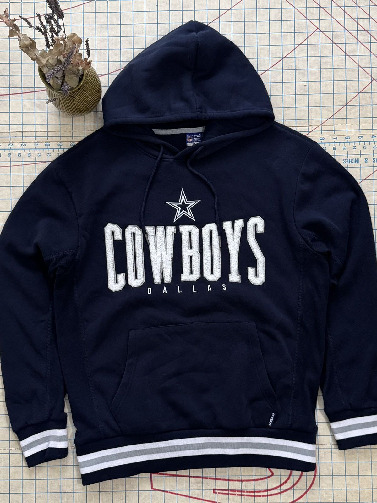 NFL NWOT NFL Team Apparel Dallas Cowboys Hoodie Size Medium Flaw Size US M / EU 48-50 / 2 - 2 Thumbnail