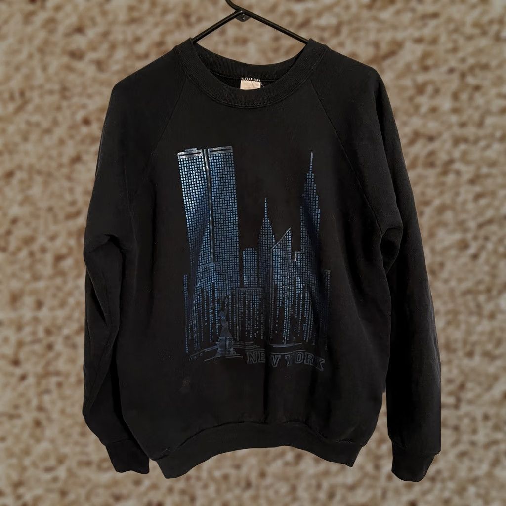 Fruit Of The Loom VINTAGE Fruit of the Loom Black Crewneck Sweatshirt XL City Skyline Statue of Liberty Mens Size US XL / EU 56 / 4 - 1 Thumbnail