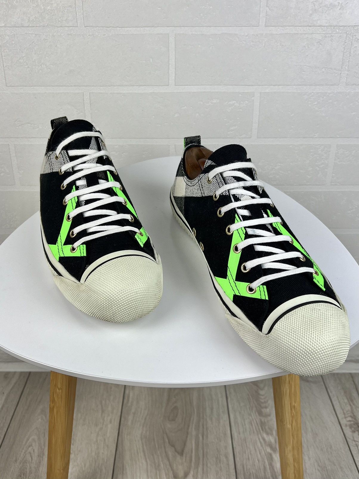 Burberry BURBERRY Sneakers Low-Top Shoes Fluo Nova Check Neon Green Size US 12 / EU 45 - 1 Thumbnail