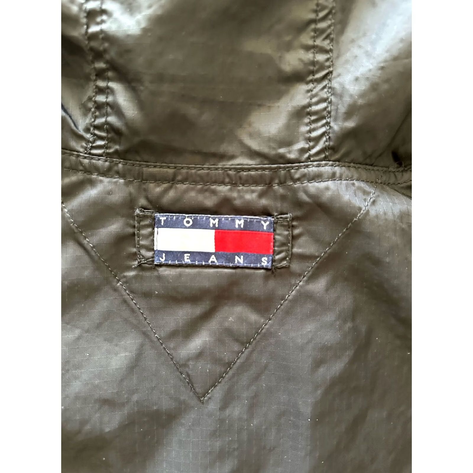 Tommy Hilfiger VINTAGE Tommy Hilfiger Tommy Jeans Windbreaker Jacket Mens Size Med Black 90s Size US 33 - 7 Thumbnail