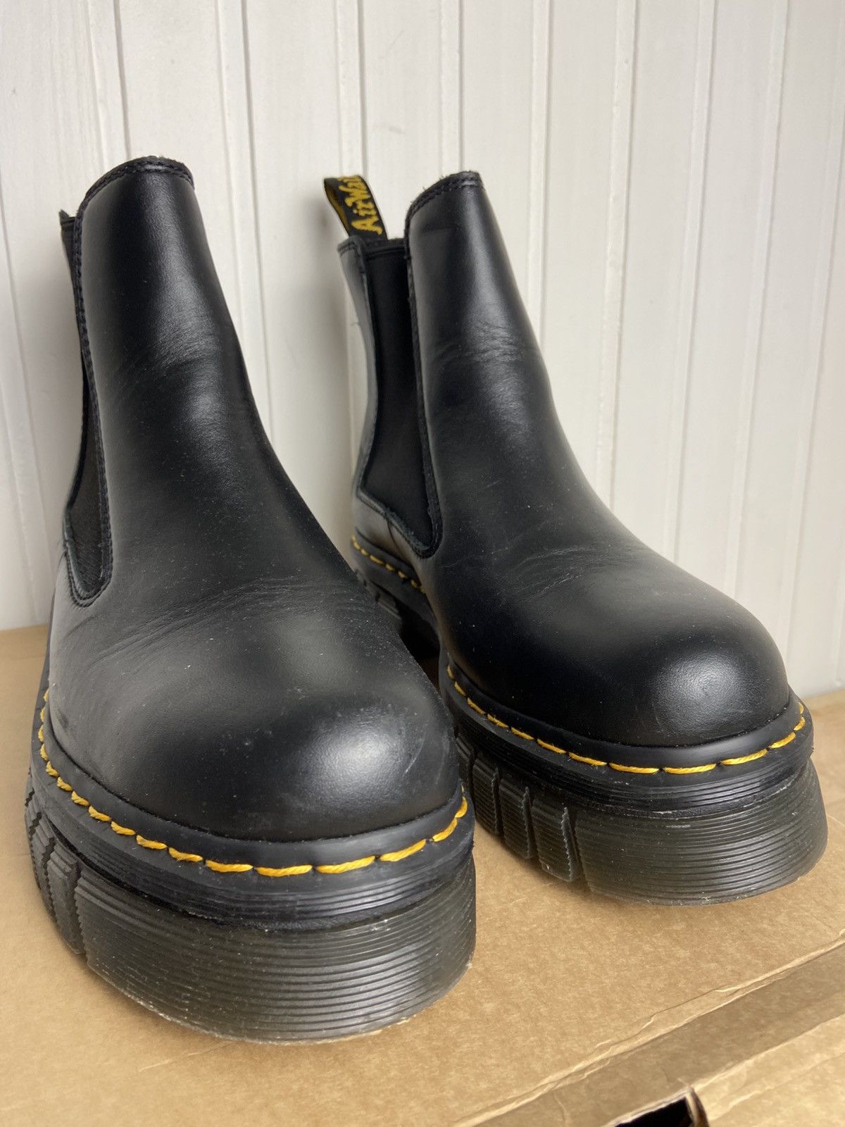 Dr. Martens Used Dr Martens Audrick Chelsea Leather Black Size 9US Size US 9 / IT 39 - 3 Thumbnail