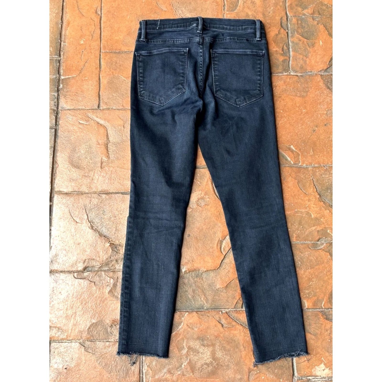 Frame FRAME Le High Skinny Raw Hem Jeans Women's 28 Black Wash Medium? Regular? Size 28 Black FRAME Le High Skinny Jeans Womens 28 Black Wash Size 28" / US 6 / IT 42 - 3 Thumbnail
