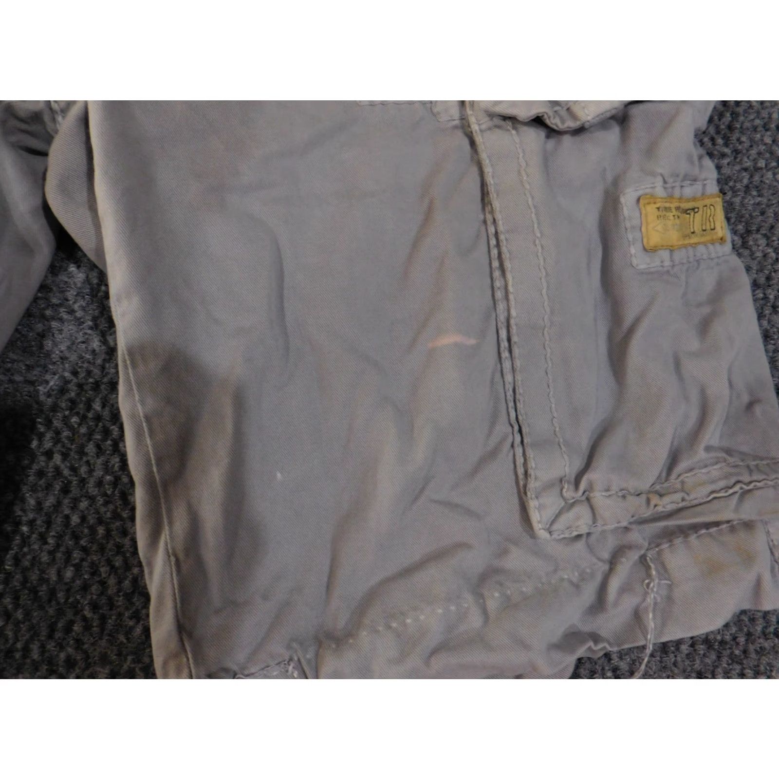 True Religion TRUE RELIGION cargo shorts mens 36 gray distressed utility vintage cargo shorts mens 36 gray distressed utility cargo pocket shorts men Size US 36 / EU 52 - 4 Thumbnail