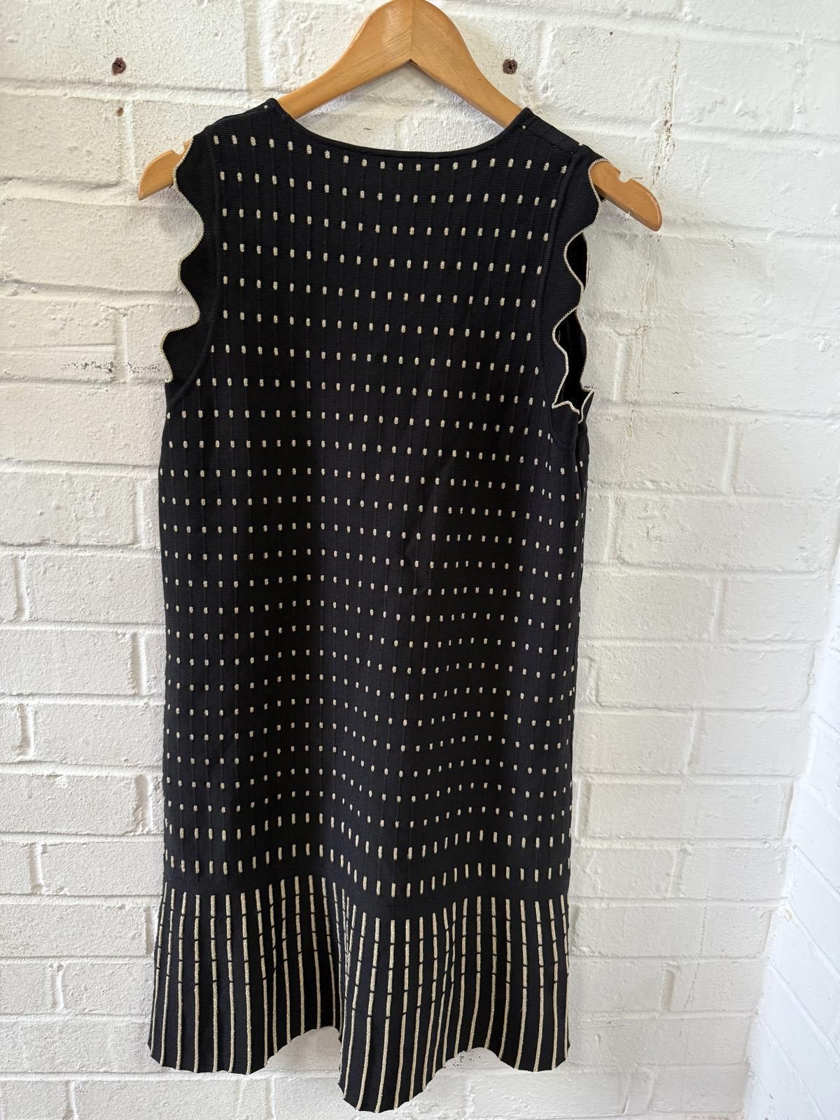 Ted Baker Ted Baker Elegant Sleeveless Dress with Ruffled Detail Size M / US 6-8 / IT 42-44 - 3 Thumbnail