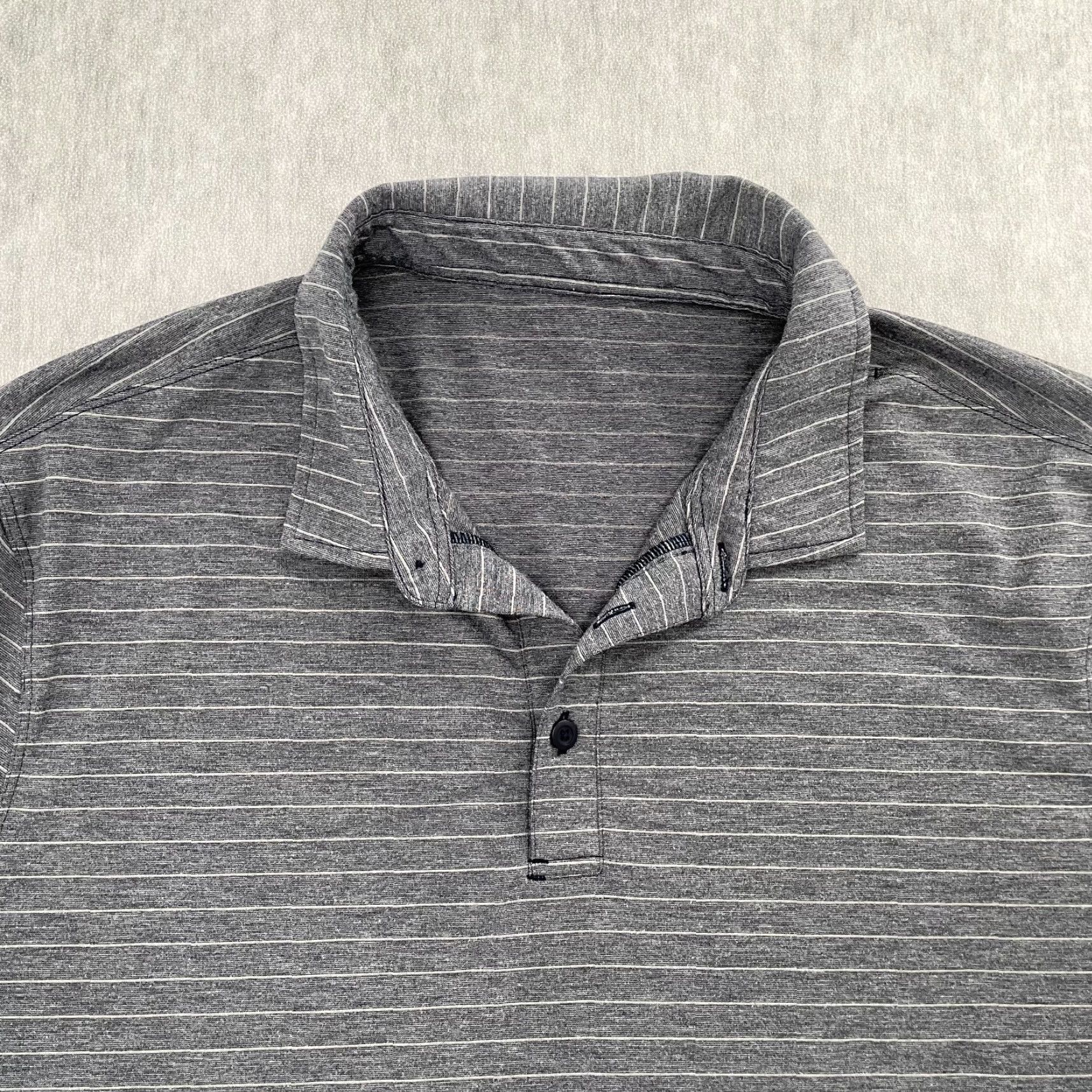 Lululemon VINTAGE Lululemon Polo Shirt Men XL Short Sleeve Gray Striped Athleisure Size US XL / EU 56 / 4 - 3 Thumbnail