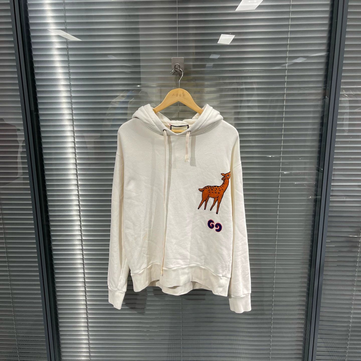 Gucci Gucci Deer-embroidered Sweatshirt M 99 New minor hat flaw Size US M / EU 48-50 / 2 - 1 Thumbnail