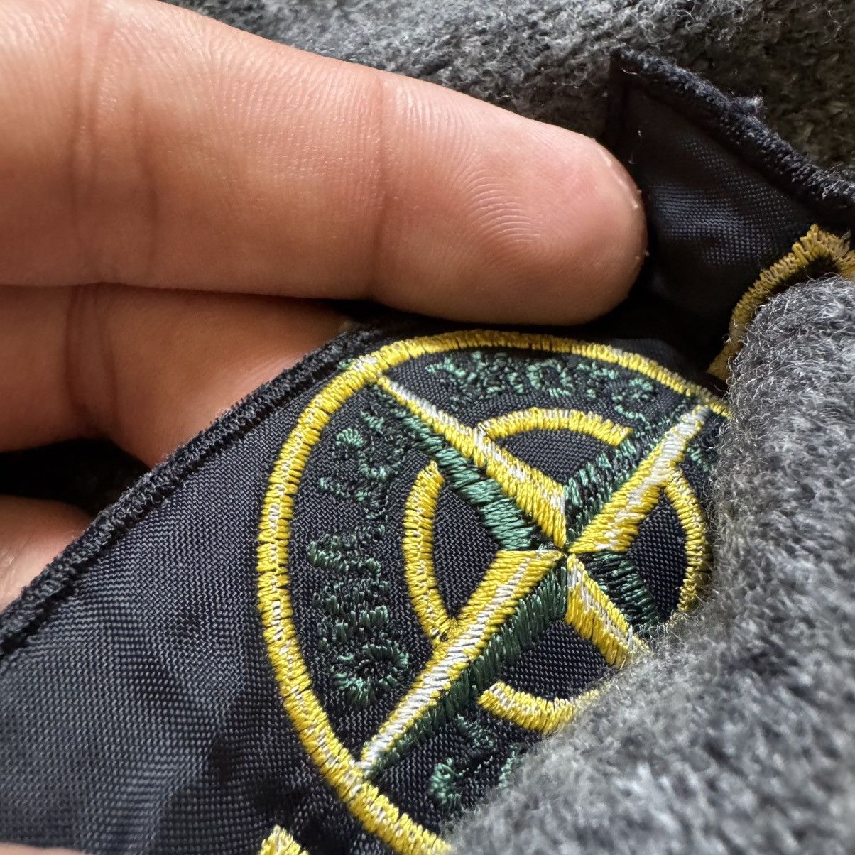 Stone Island Stone Island grey sweater Size US L / EU 52-54 / 3 - 11 Thumbnail
