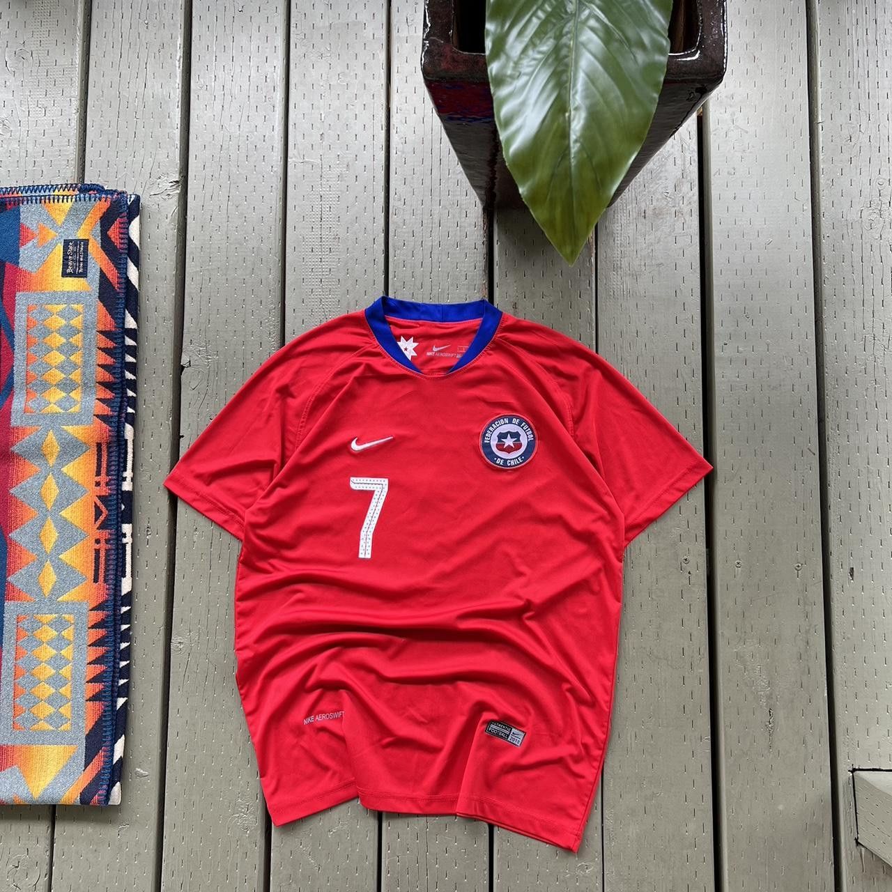 Nike Chile Nike Alexis Sanchez Jersey NWT Authentic Large Size US L / EU 52-54 / 3 - 2 Thumbnail