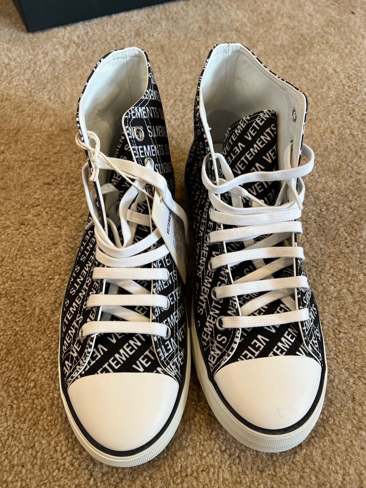 Vetements Vetements Printed Canvas Sneakers Size US 11 / EU 44 - 12 Thumbnail