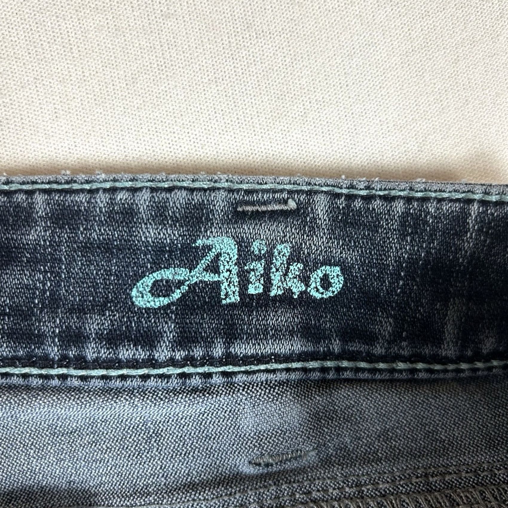 Vintage Silver Aiko Bootcut Jeans Womens 32 Blue Low Rise Embroidered Thick Stitch Hemmed Jeans Size 24" / US 00 / IT 34 - 7 Thumbnail