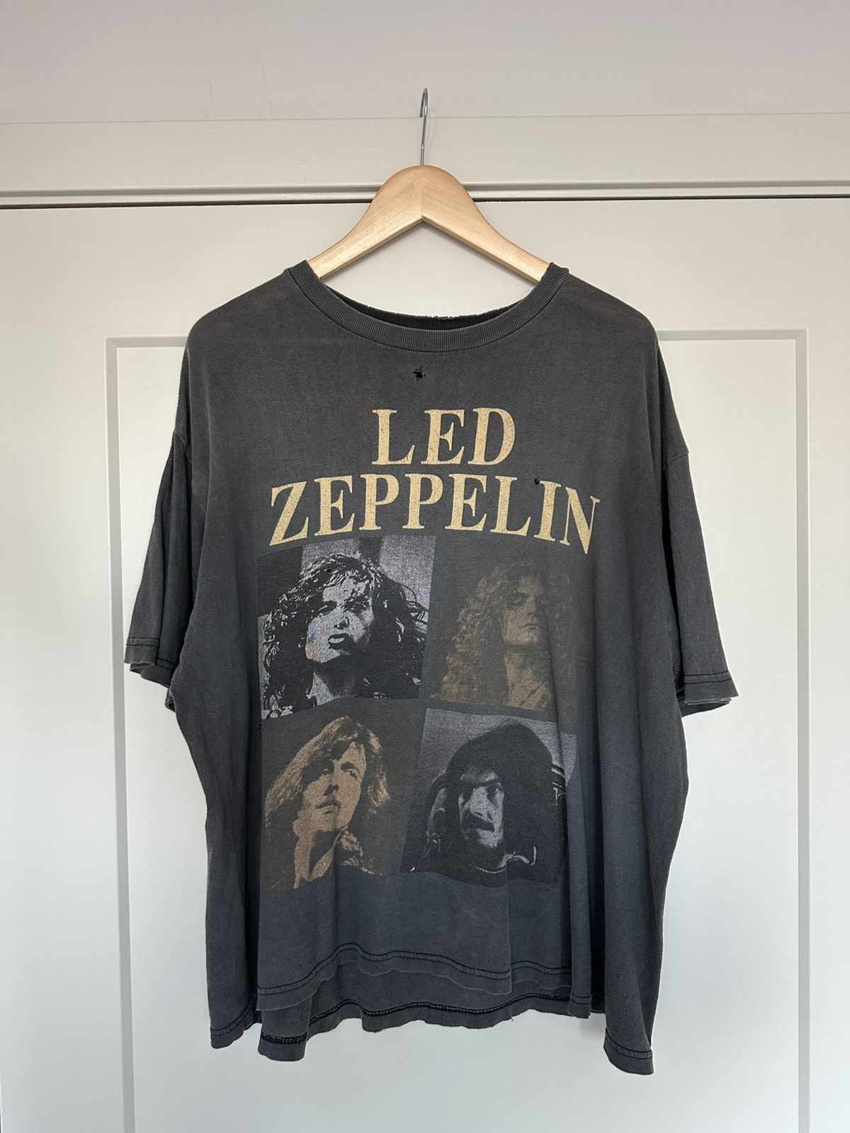 Vintage Vintage 90s Led Zeppelin Tee Size US XL / EU 56 / 4 - 1 Thumbnail