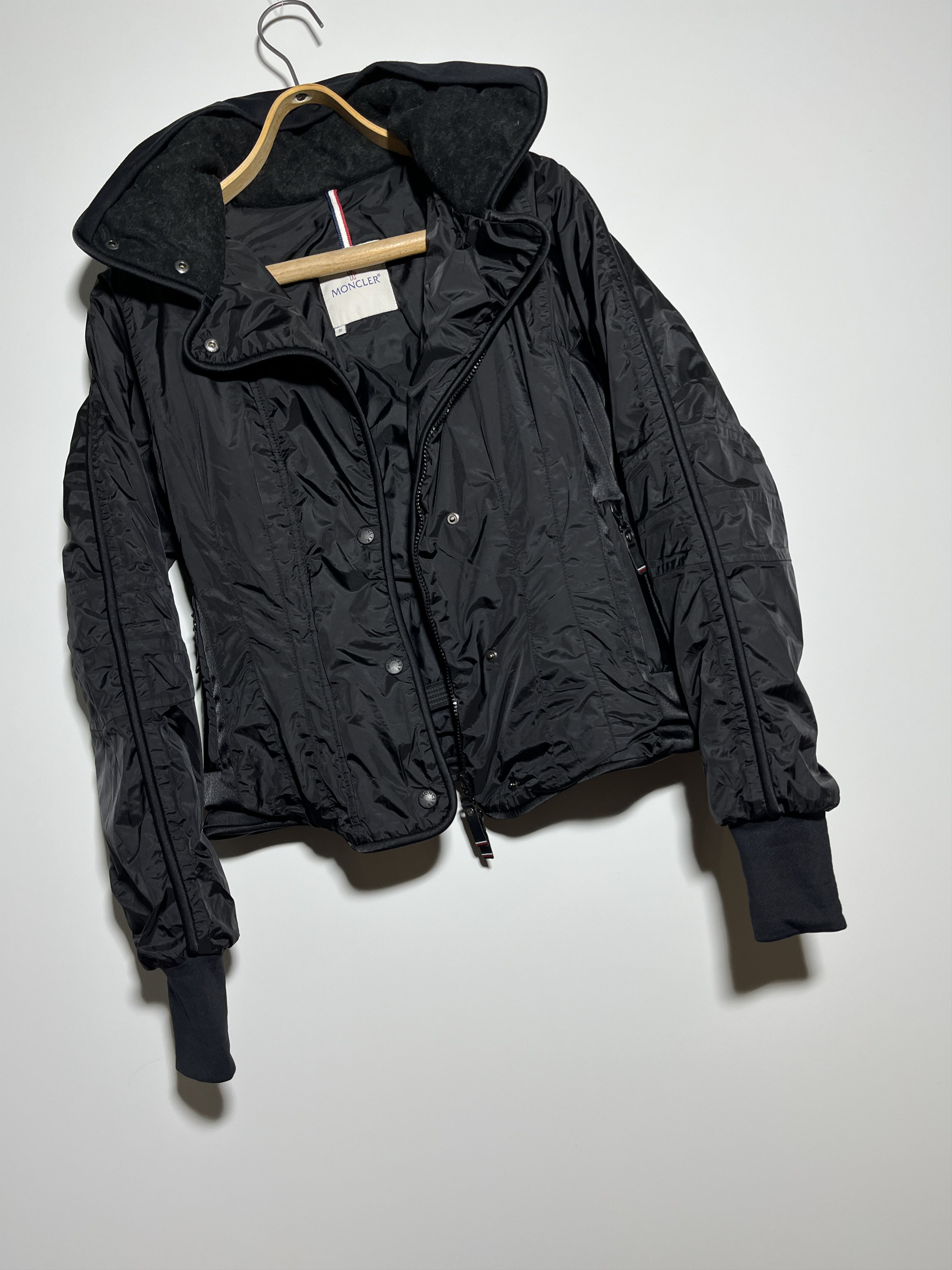 Moncler Vintage Y2K Moncler Women's Black Hooded Ski Jacket Size S Size S / US 4 / IT 40 - 8 Thumbnail