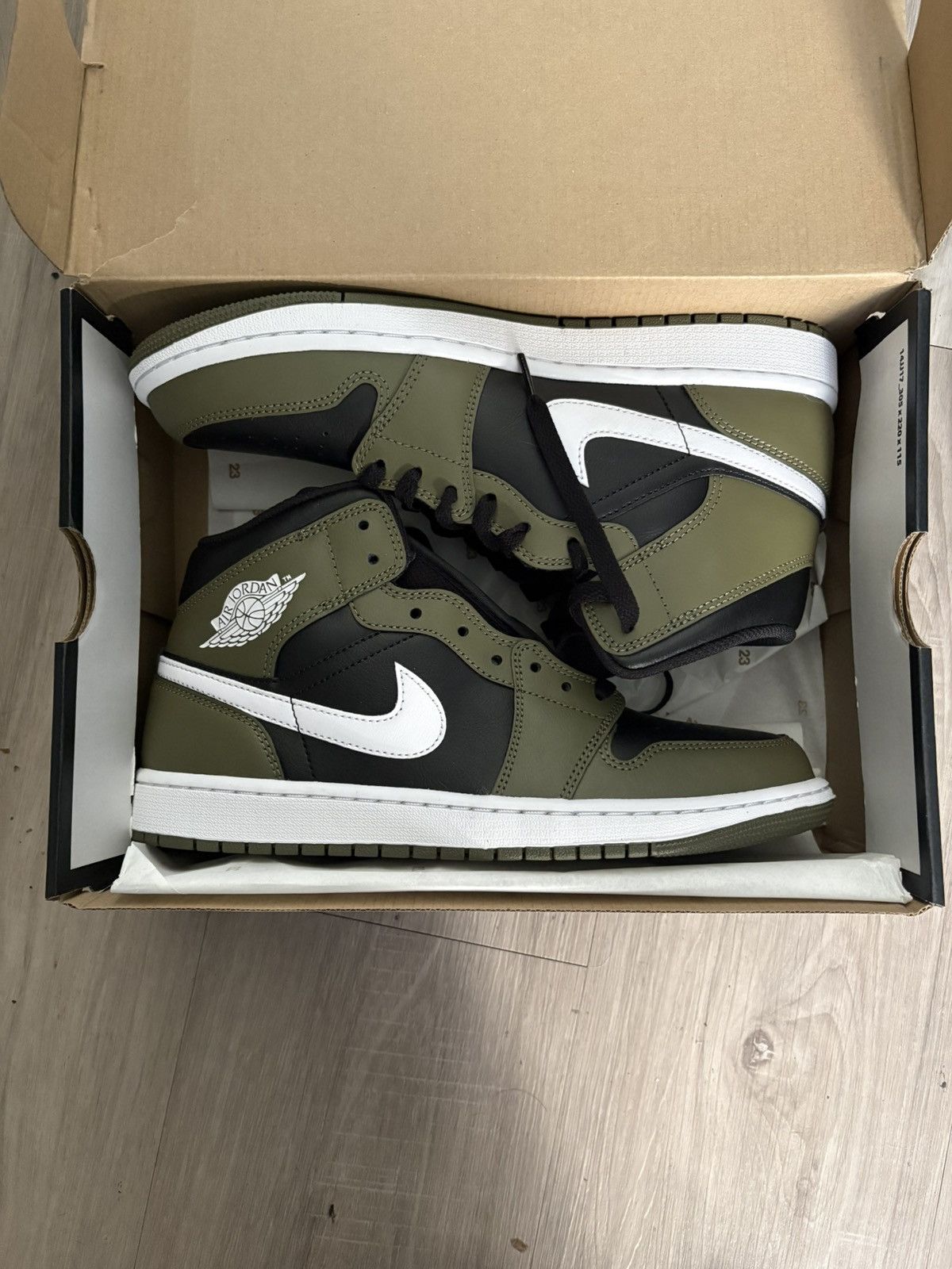 Jordan Brand Jordan 1 mid tops Size US 9 / EU 42 - 5 Thumbnail