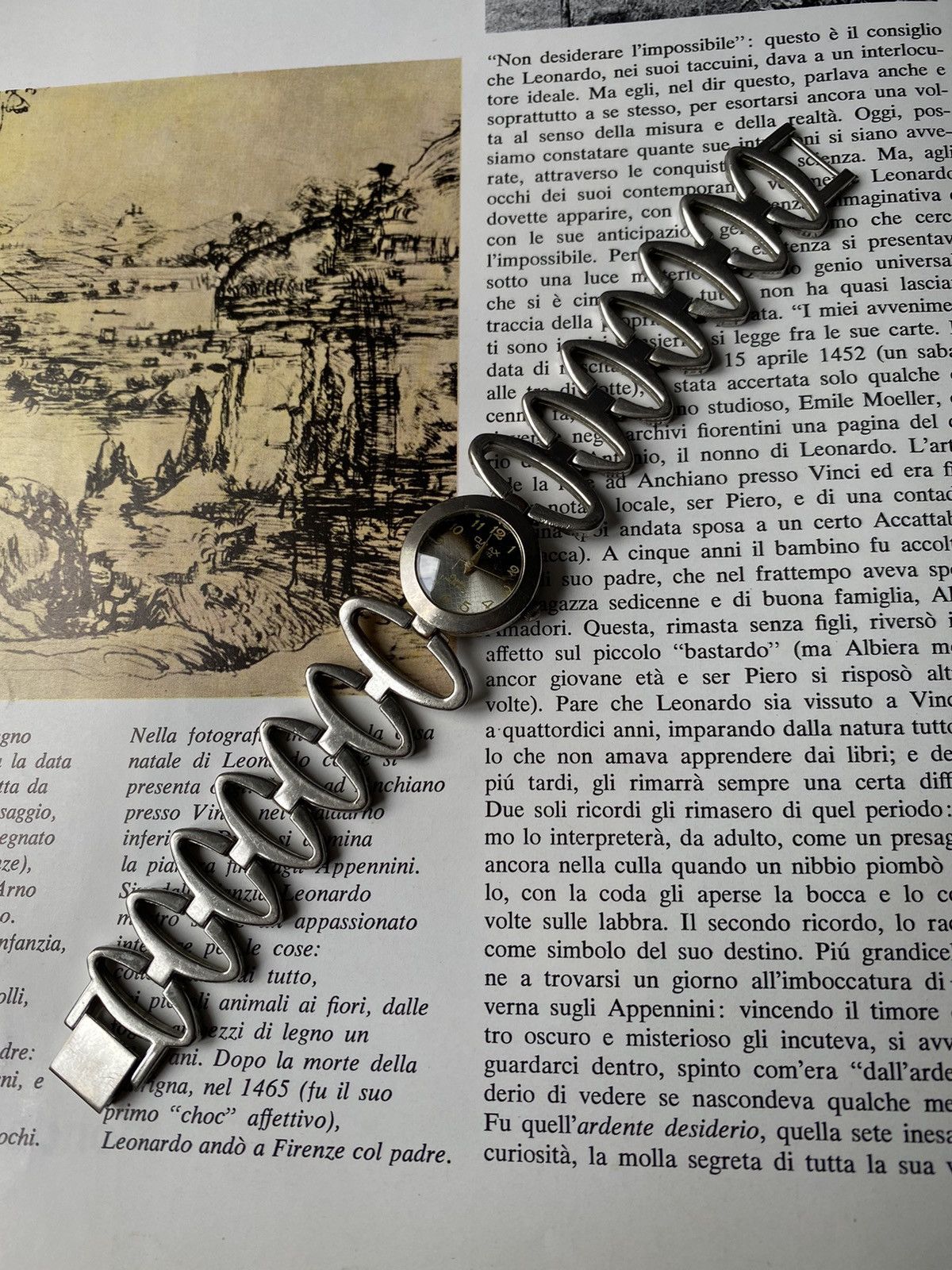 Jewelry × Vintage Omax Futuristic Vintage Watch Stylish Bracelet Size ONE SIZE - 4 Thumbnail