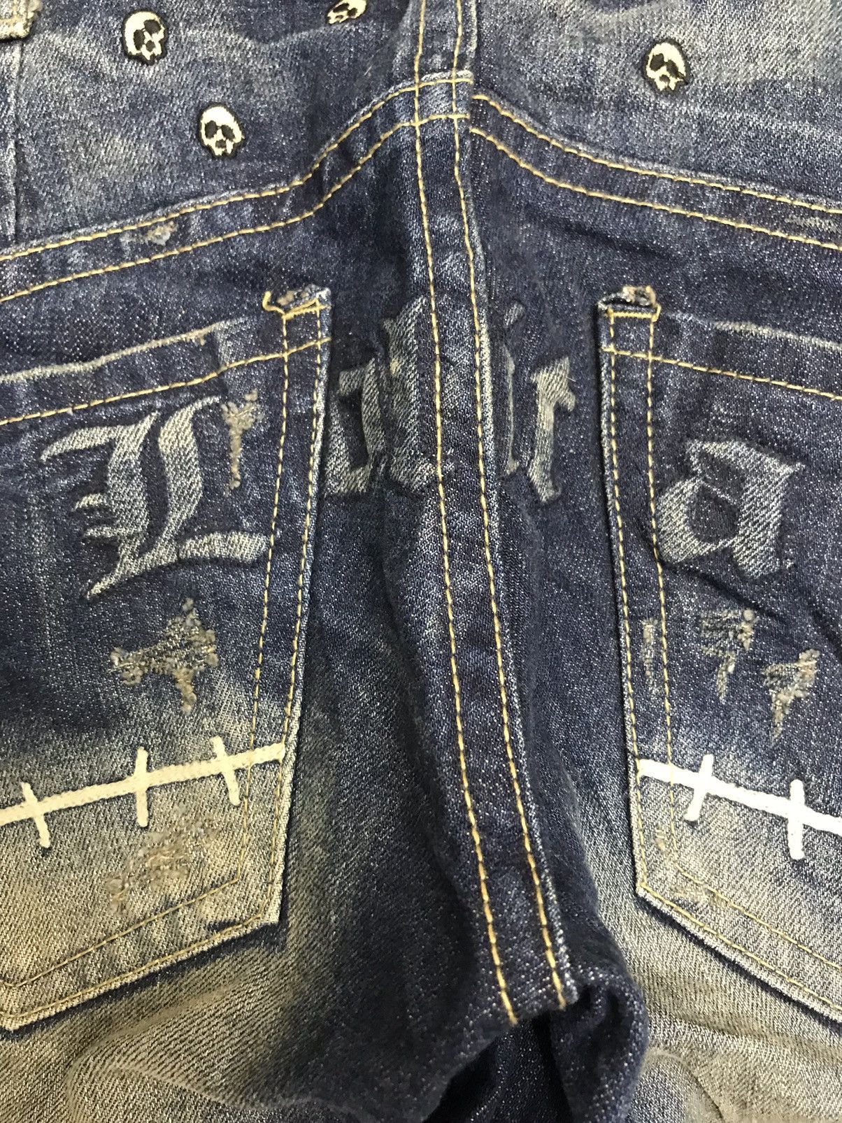 Seditionaries 💥VERYRARE💥LOLITA SKULL SHORT MUDWASH DISTRESSED DENIM F455 Size US 33 - 13 Thumbnail