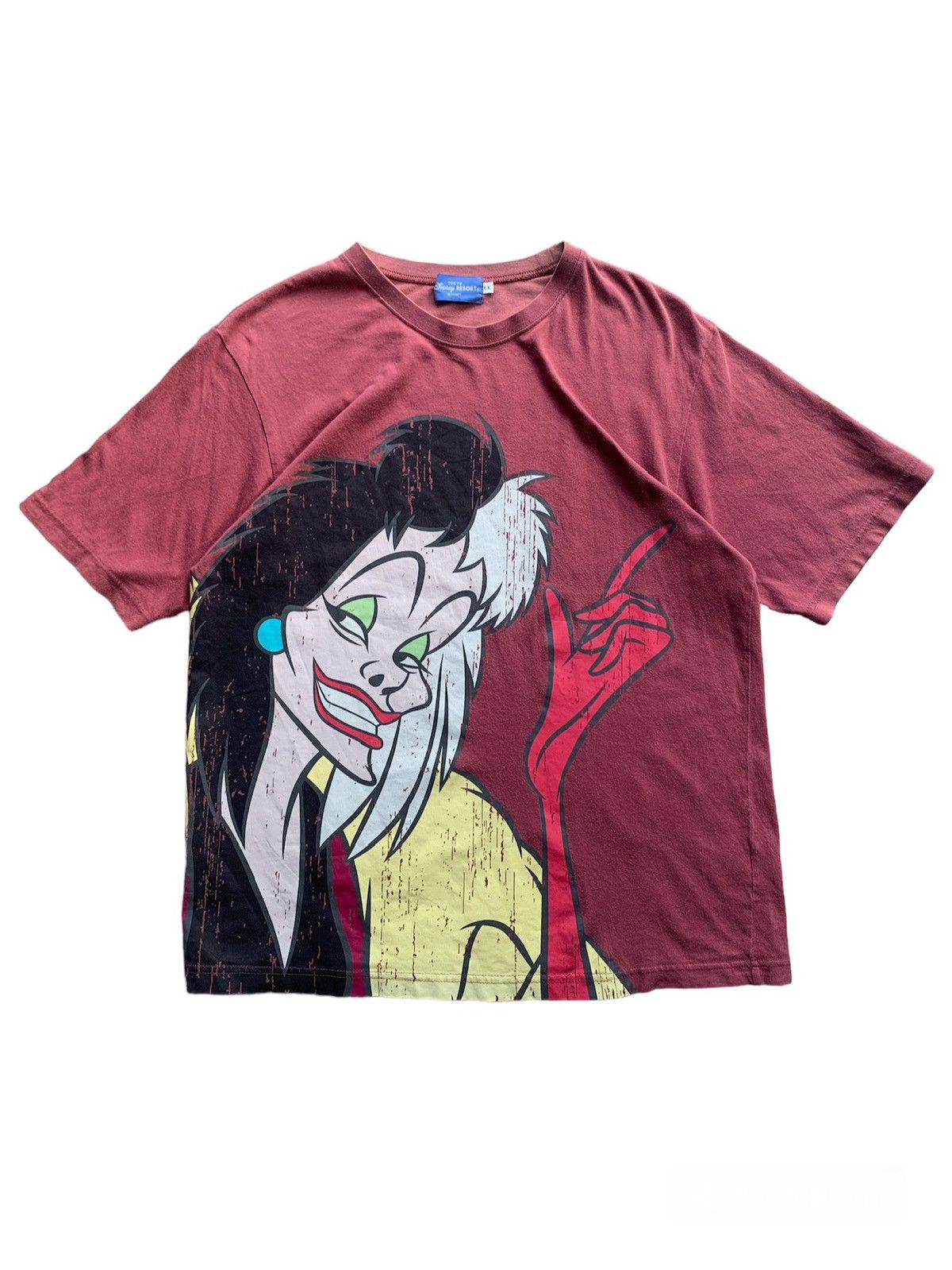 image of Cartoon Network x Disney Vintage Cruella De Vil Disney Villains Oveprint Ovp T-Shirt in Burgandy (S
