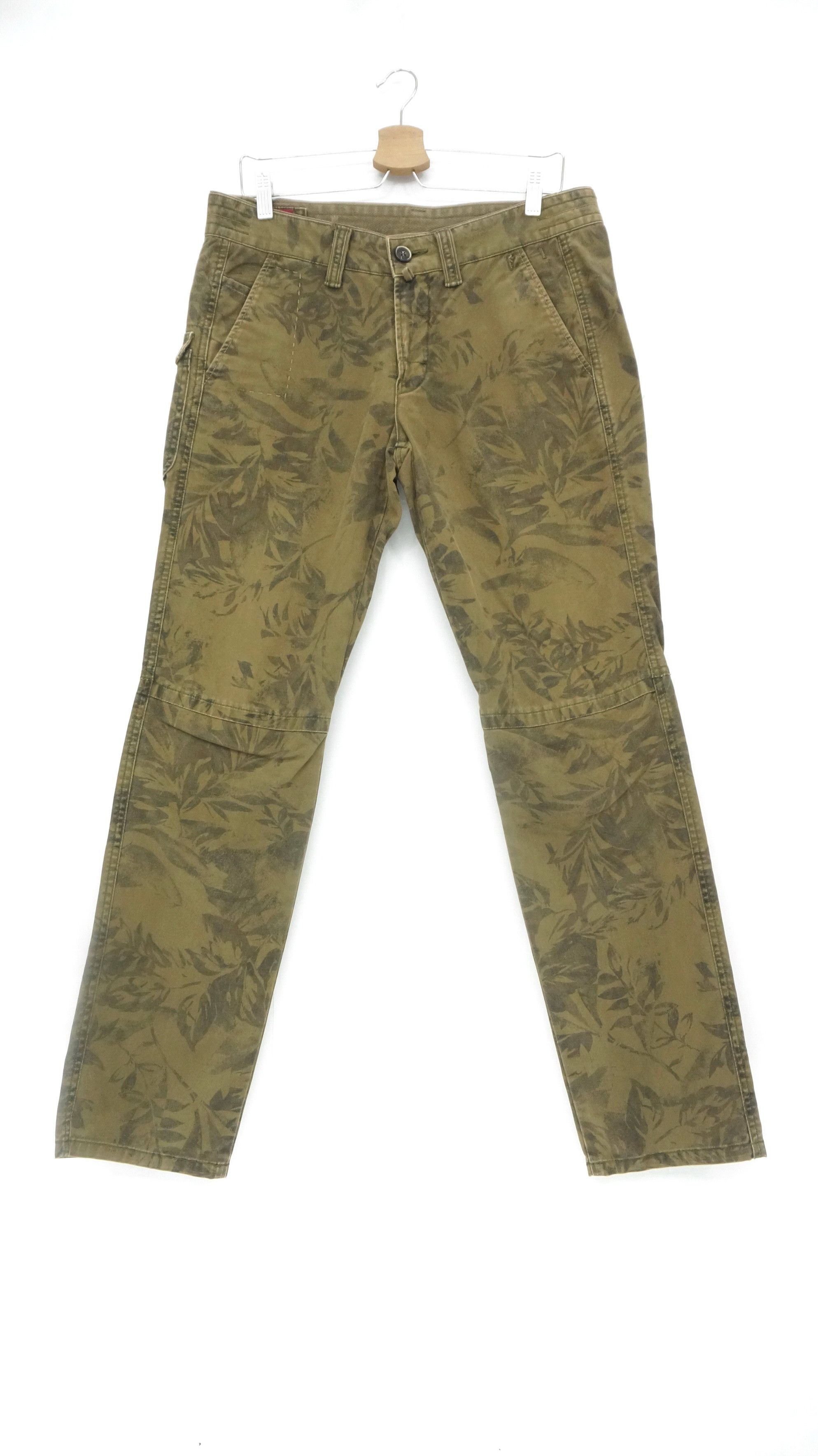 Marithe + Francois Girbaud Marithe Francois Girbaud Le Casual De Camo Pants Size US 34 / EU 50 - 2 Thumbnail