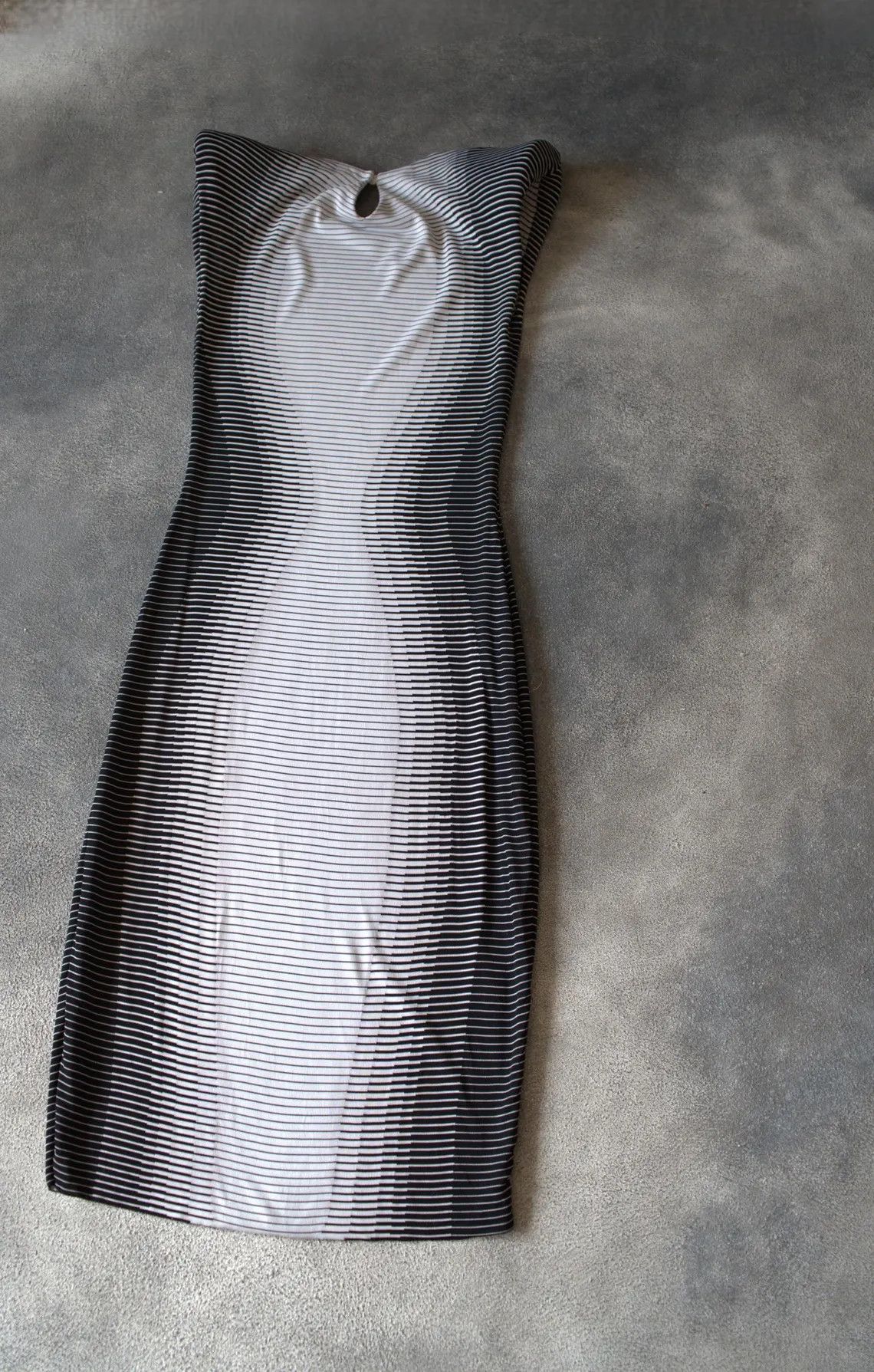 Alexander McQueen 2009 Alexander McQueen Iconic Optical Illusion Midi Dress Size L / US 10 / IT 46 - 6 Thumbnail
