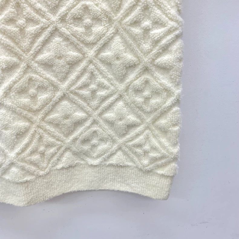 Louis Vuitton Louis Vuitton 24 cream-embossed logo full-print wool crewn Size S / US 4 / IT 40 - 4 Thumbnail