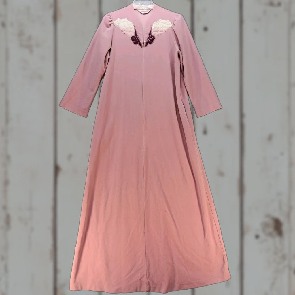 Vintage VINTAGE Vanity Fair VTG 80’s Robe Loungewear Size S Pink Velour Embroidered House Coat Pockets Womens 1980s Size ONE SIZE - 1 Thumbnail