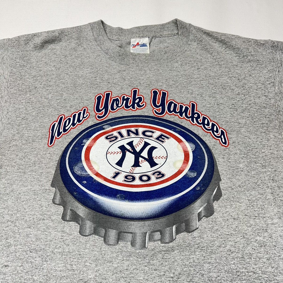 Majestic × New York Yankees × Vintage New York Yankees Tee Shirt Majestic Bottle Cap Graphic Y2K Size US L / EU 52-54 / 3 - 2 Thumbnail