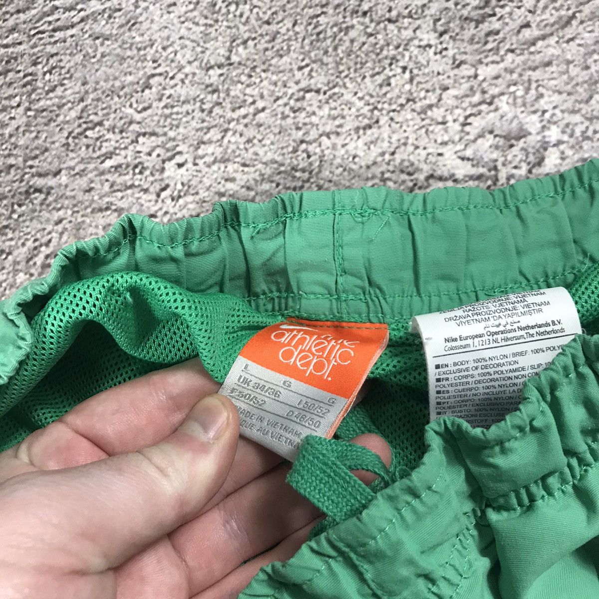 Vintage Vintage Nike Swoosh Shorts Y2K Streetwear Green Baggy 34 Size US 34 / EU 50 - 5 Thumbnail