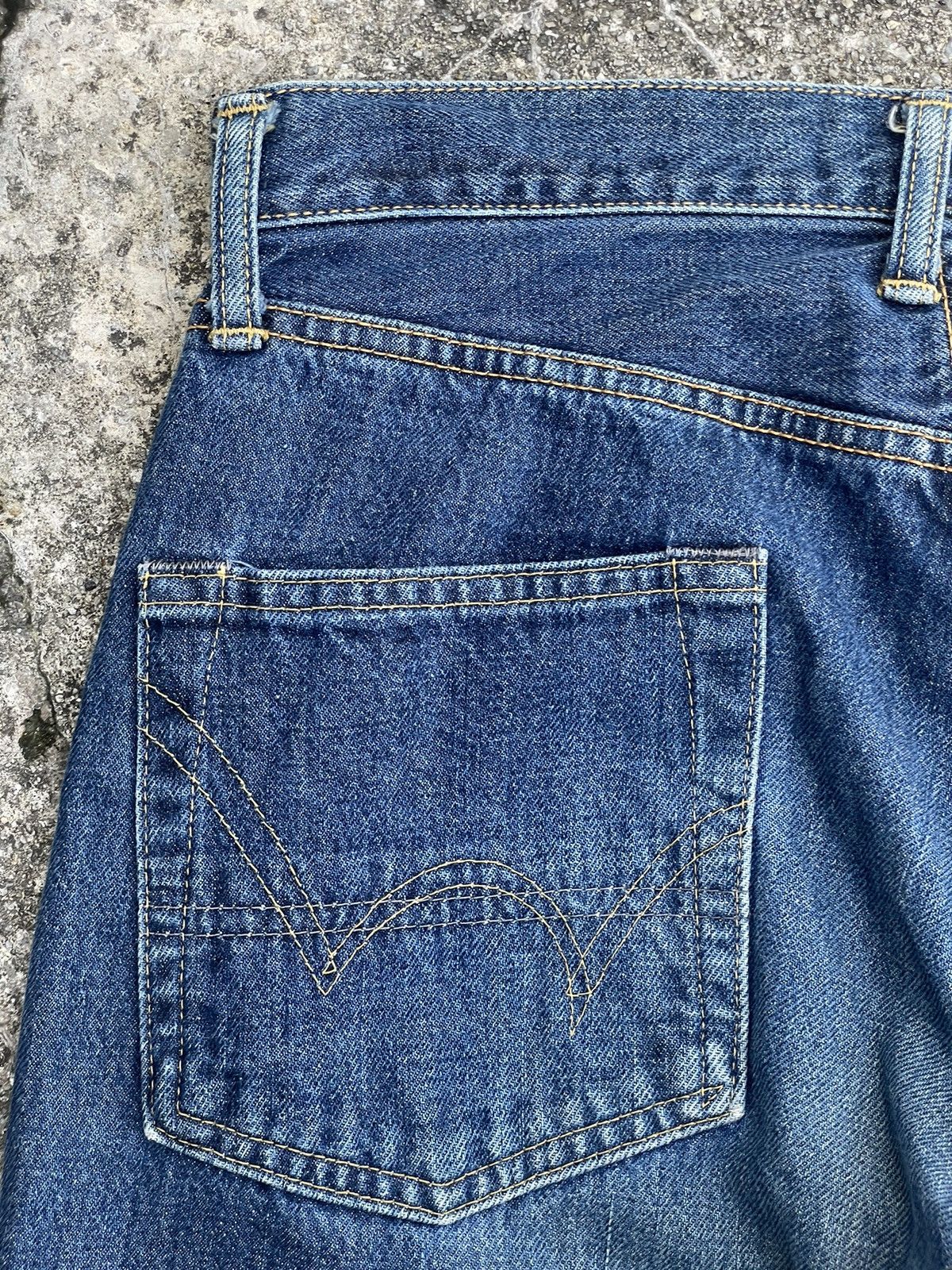 Edwin Vintage Rare Button Edwin 505 Selvedge (J23-11) Size US 28 / EU 44 - 14 Thumbnail