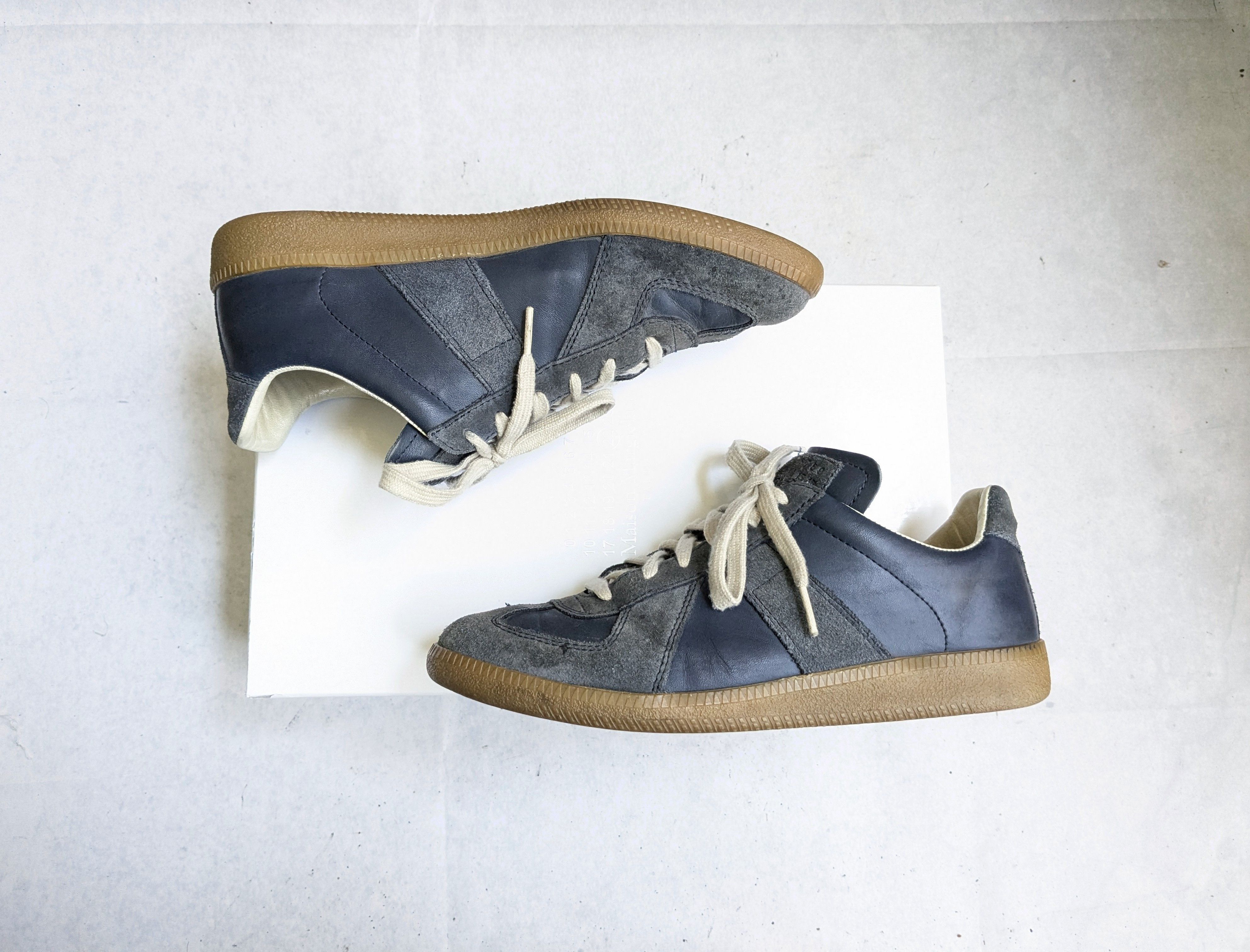Maison Margiela Maison Margiela Replica GAT Navy Blue 7 40 Low Tops Size US 7 / EU 40 - 2 Thumbnail