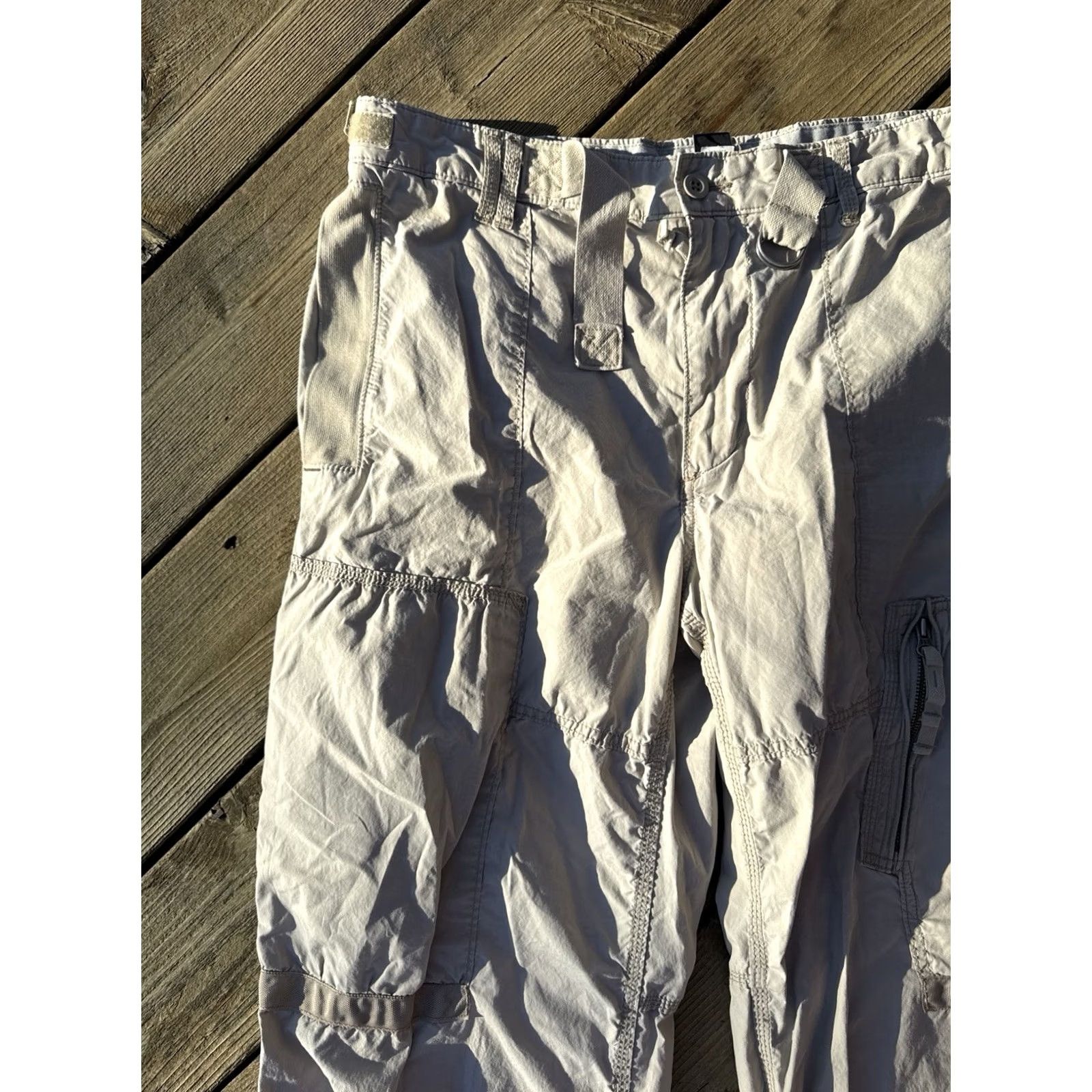 Gap Vintage Gap Cargo Tech Pants Mens 35x32 Khaki Multi Pocket Gorpcore Pants Size US 35 - 5 Thumbnail