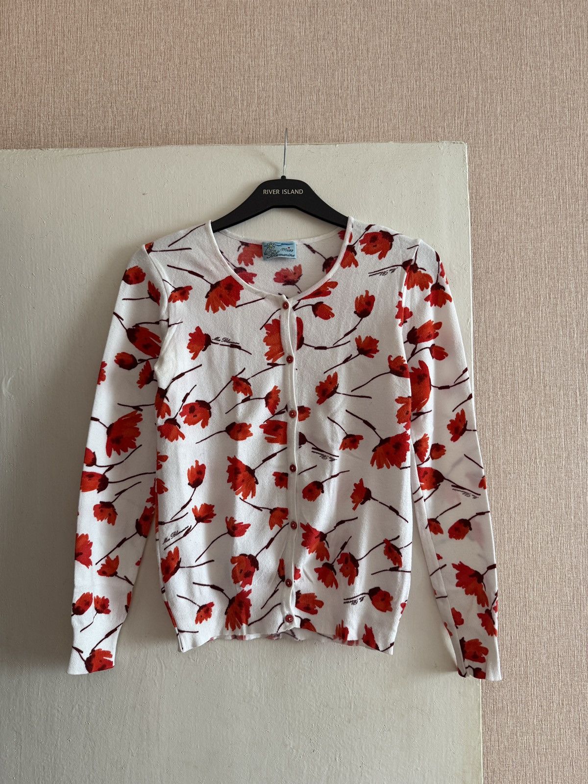 Blumarine Vintage Miss Blumarine Red Floral Cardigan White Knit Size L / US 10 / IT 46 - 1 Thumbnail
