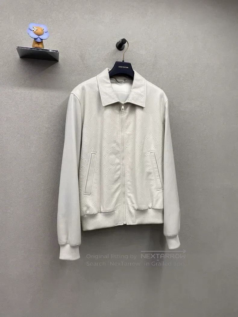 Louis Vuitton Louis Vuitton Full print jacquard white sheepskin zip-up l Size US M / EU 48-50 / 2 - 3 Thumbnail