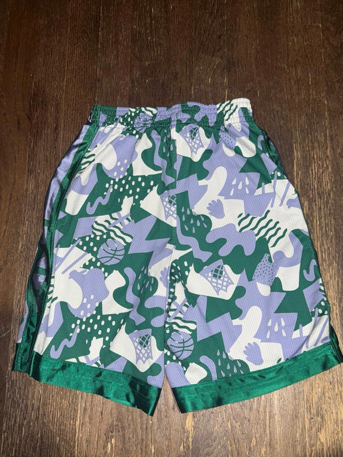 Nike Nike Big Boys Sz XL DriFit Elite Hoop Shorts Dazzle Grail Size US 26 / EU 42 - 7 Thumbnail