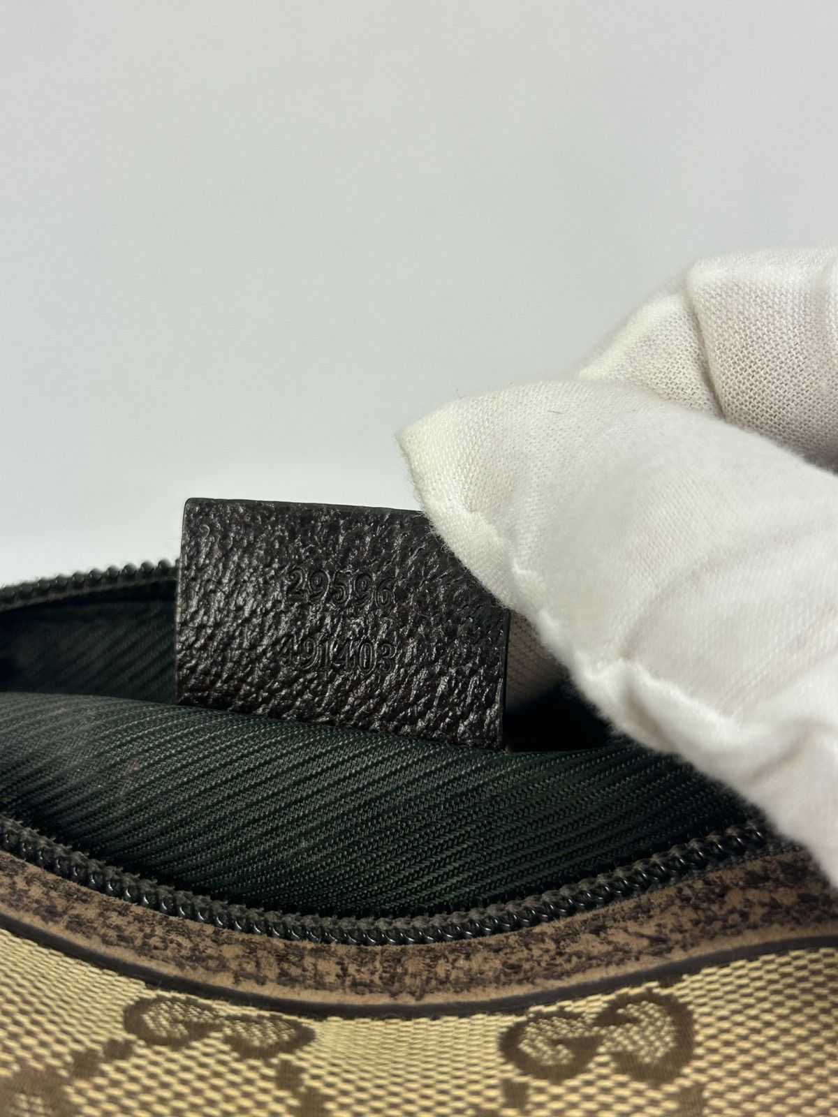Gucci Gucci GG Canvas Monogram Cosmetic Bag Size ONE SIZE - 8 Thumbnail