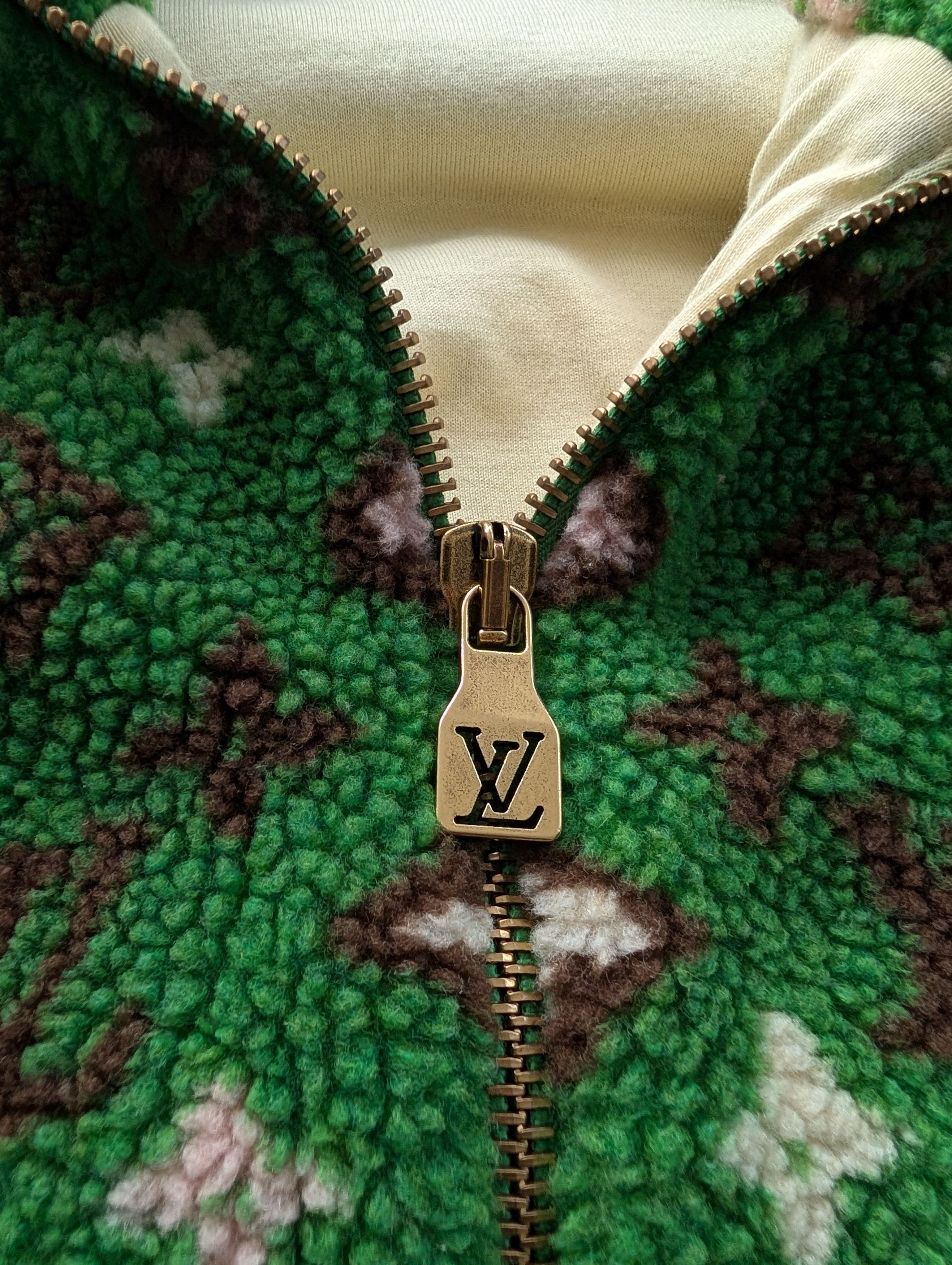 Louis Vuitton × Tyler The Creator LOUIS VUITTON TYLER MONOGRAM CRAGGY PRINT FLEECE JACKET Size US M / EU 48-50 / 2 - 5 Thumbnail