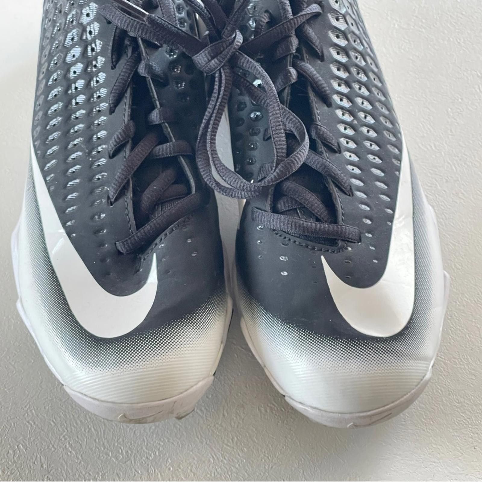 Nike Nike Vapor Fastflex Gray and White Cleats in size 6Y Size ONE SIZE - 7 Thumbnail