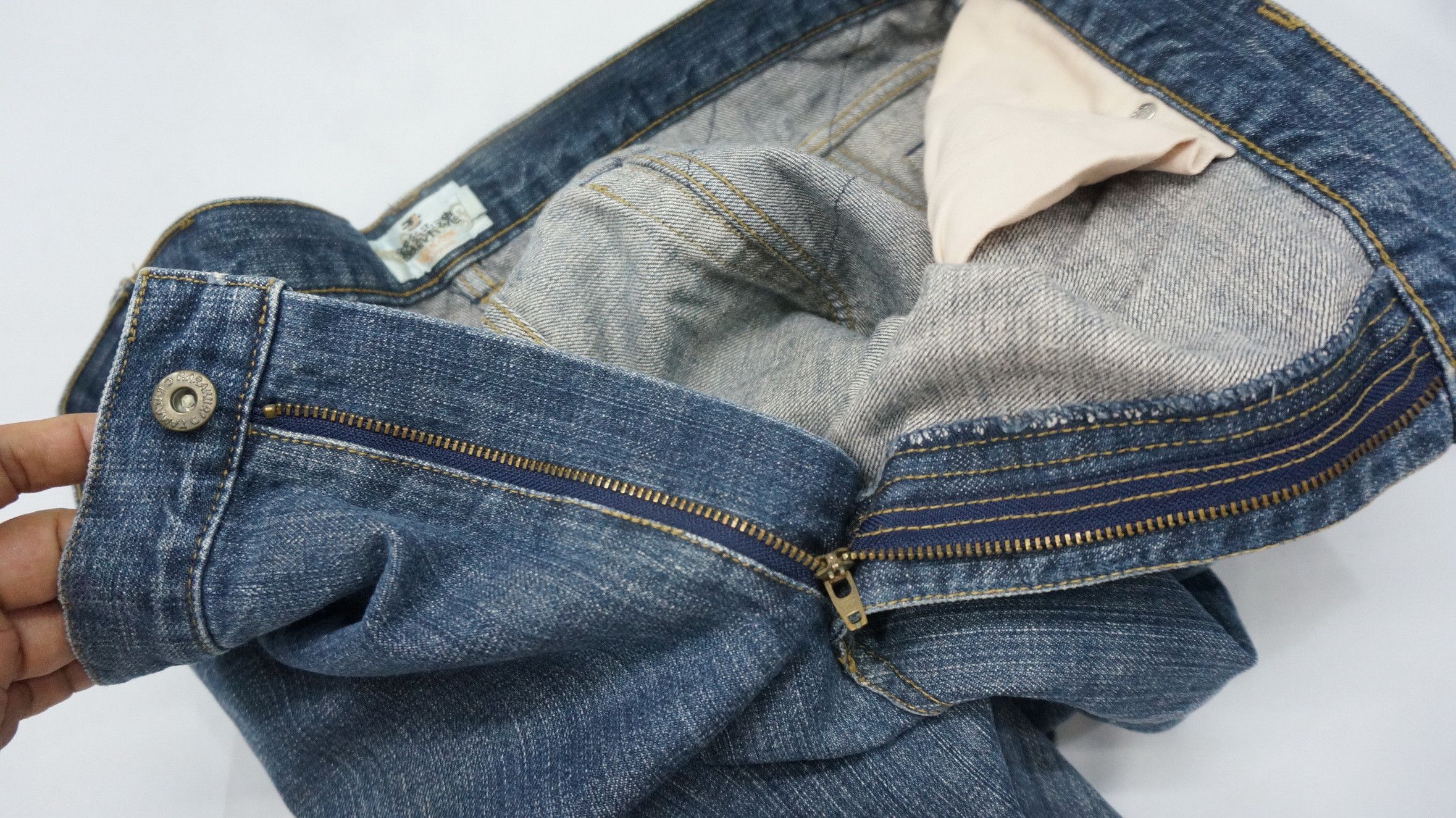 Japanese Brand 🌸🌸Rare Karakuri Tamashi Koi Embroidery Vintage Jeans Size US 40 / EU 56 - 13 Thumbnail