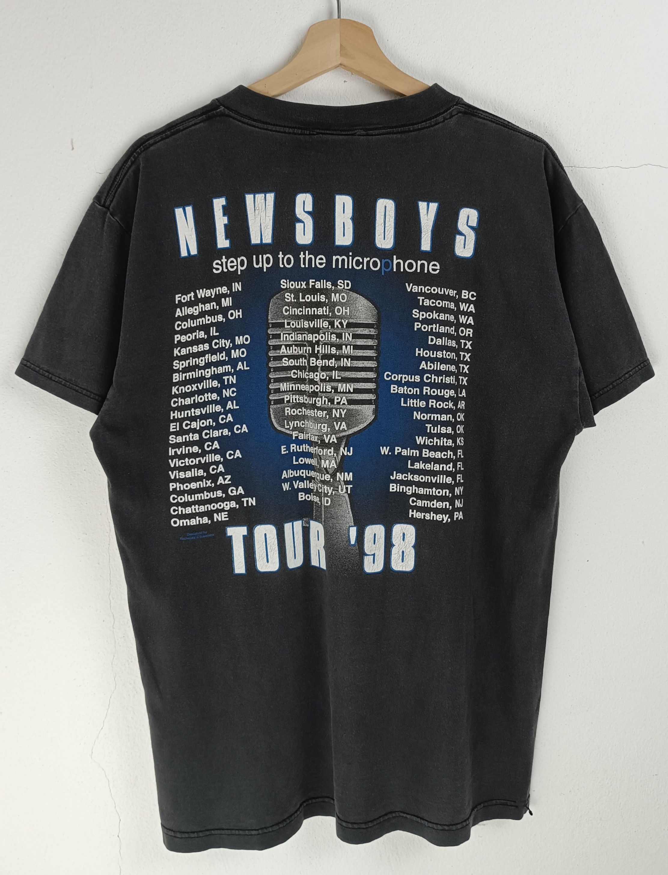 Band Tees VINTAGE 90'S FADED NEWSBOYS CHRISTIAN ROCK BAND Size US L / EU 52-54 / 3 - 4 Thumbnail