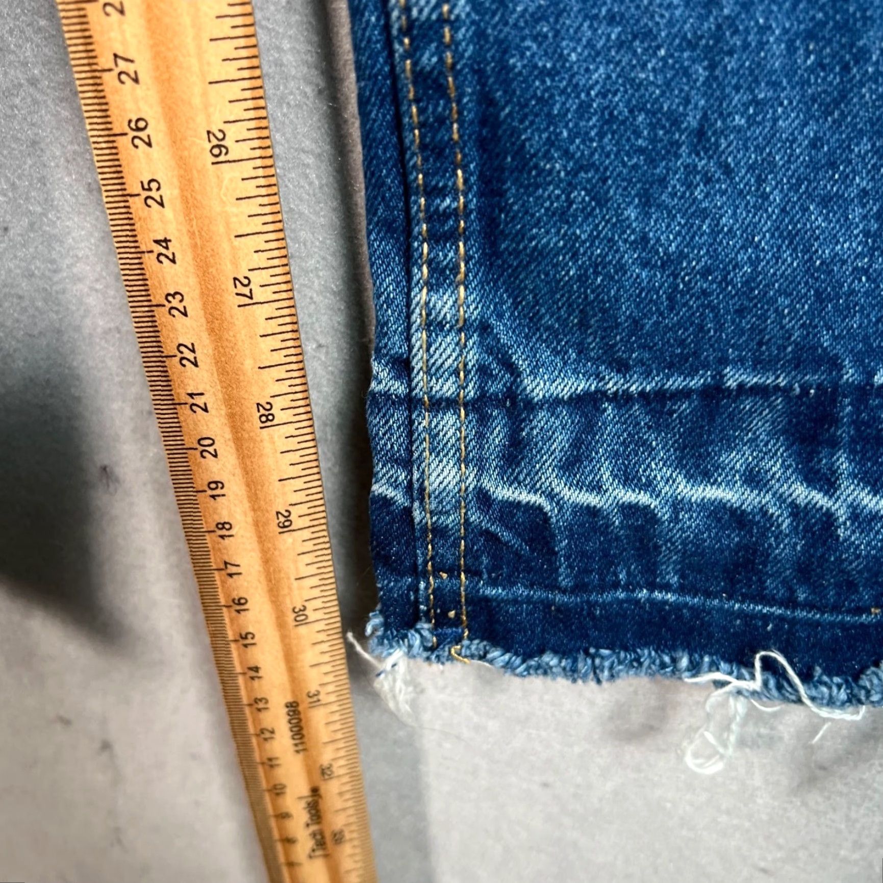 Zara Zara Jeans Womens Denim High-Waisted Blue 28 Inseam 31 5-Pocket Wide-Leg Distressed Vintage? No (Used) - Spring Summer Fall Clothing Women's Jeans Size 28" / US 6 / IT 42 - 7 Thumbnail