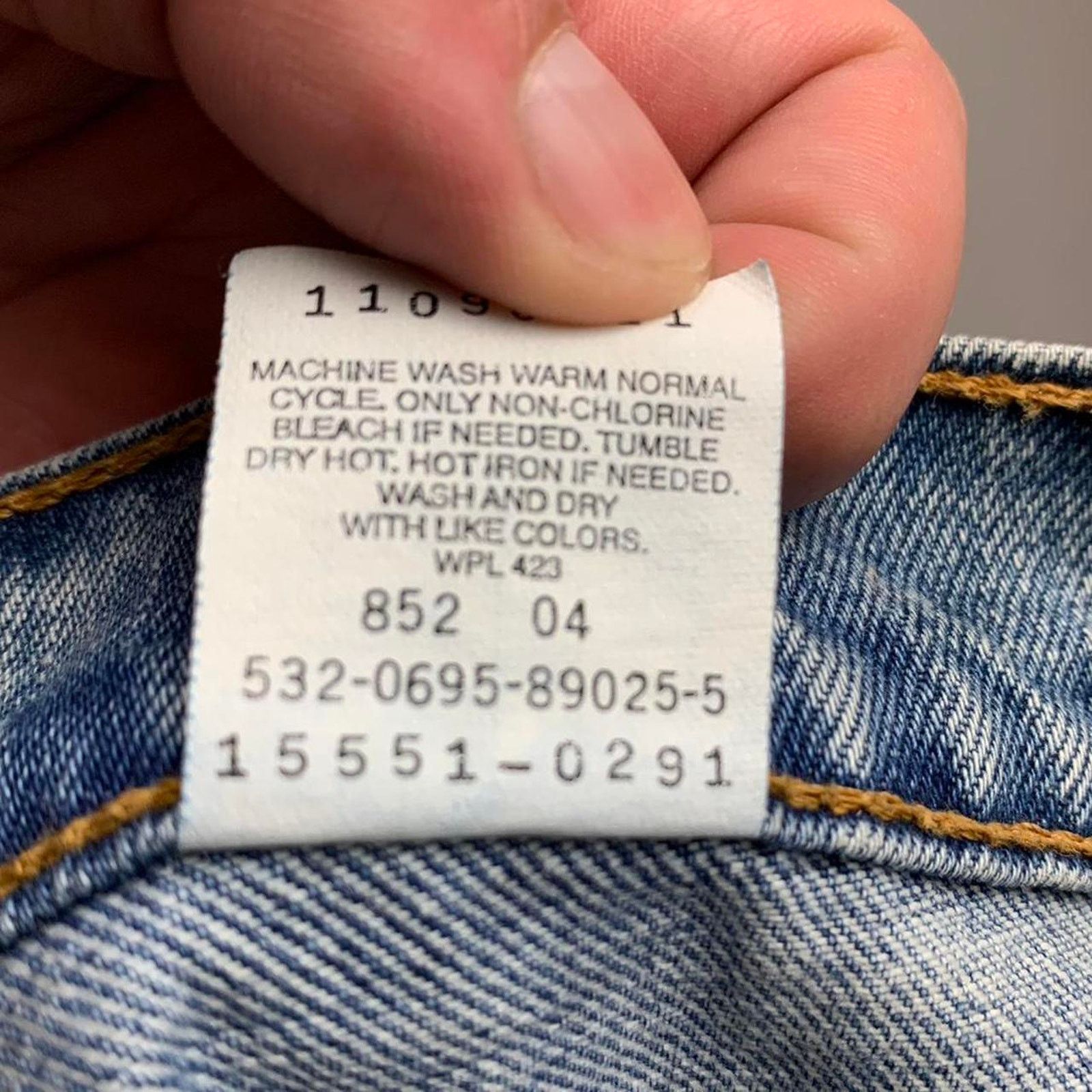 Levi's × Vintage Vintage 90s Levi’s 551 Light Washed Blue Jeans Size 28" / US 6 / IT 42 - 6 Thumbnail