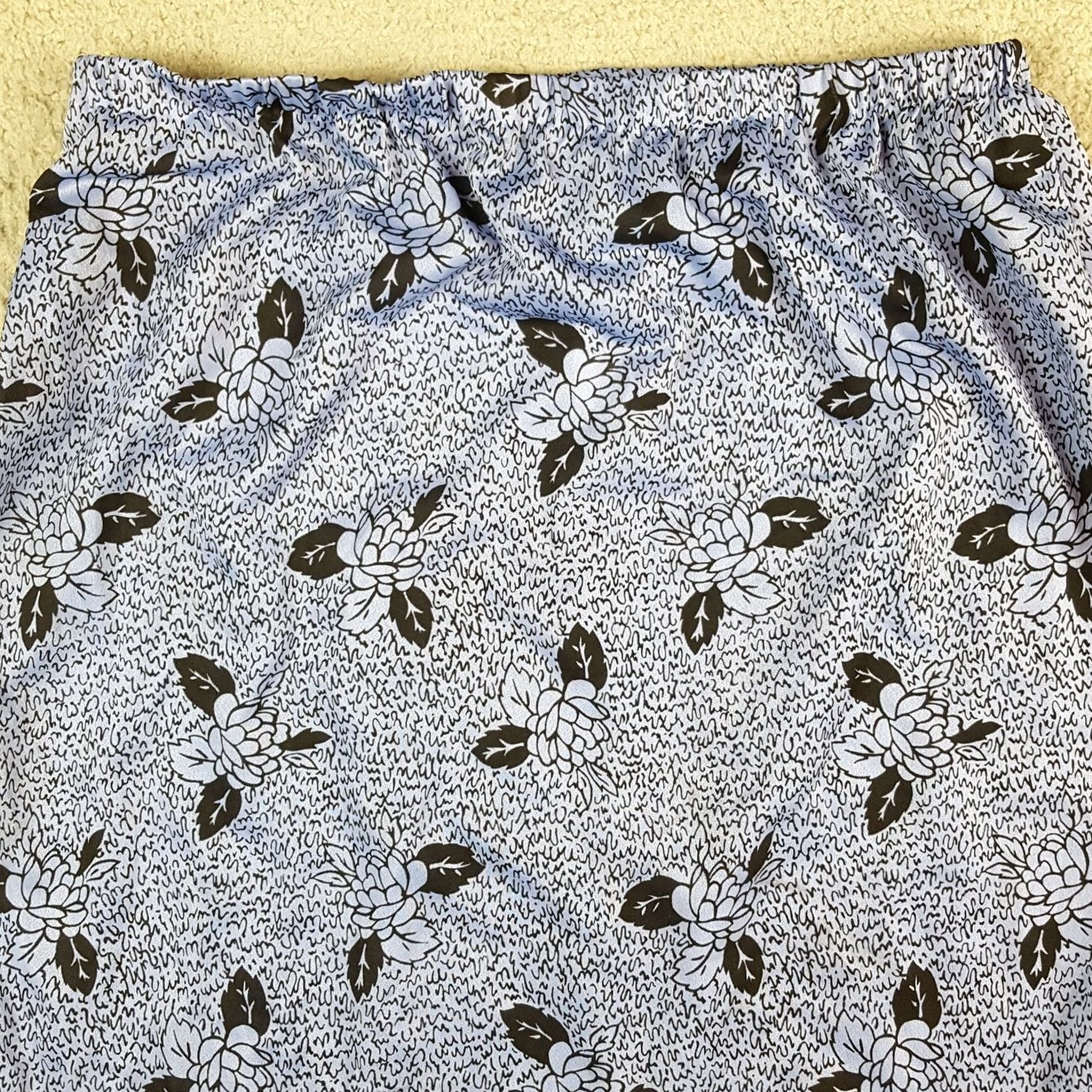 Vintage Vintage 80s Blue Floral Stretch Waist Women's Size 24 WP Large Pencil Skirt Size 42" / US 20 - 2 Thumbnail