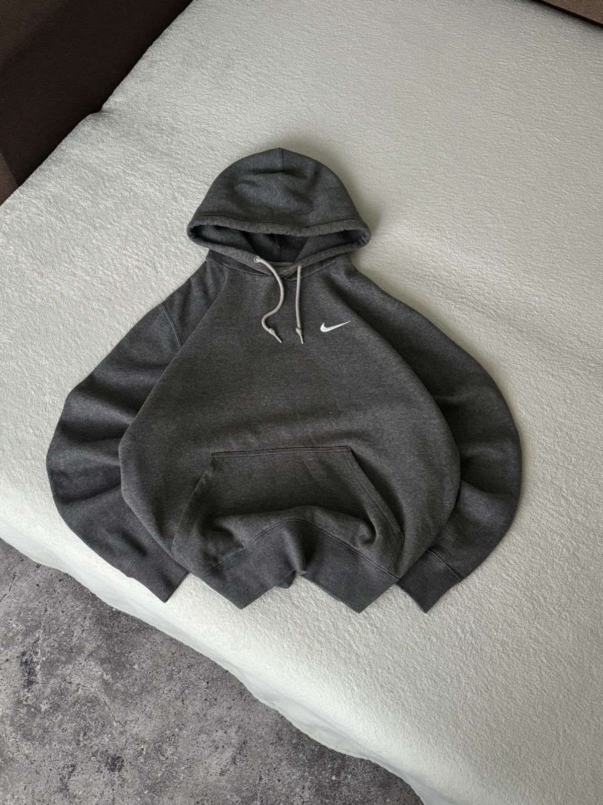 Nike × Vintage Vintage Nike Y2K oversized grey basic sweatshirt Size US M / EU 48-50 / 2 - 2 Thumbnail