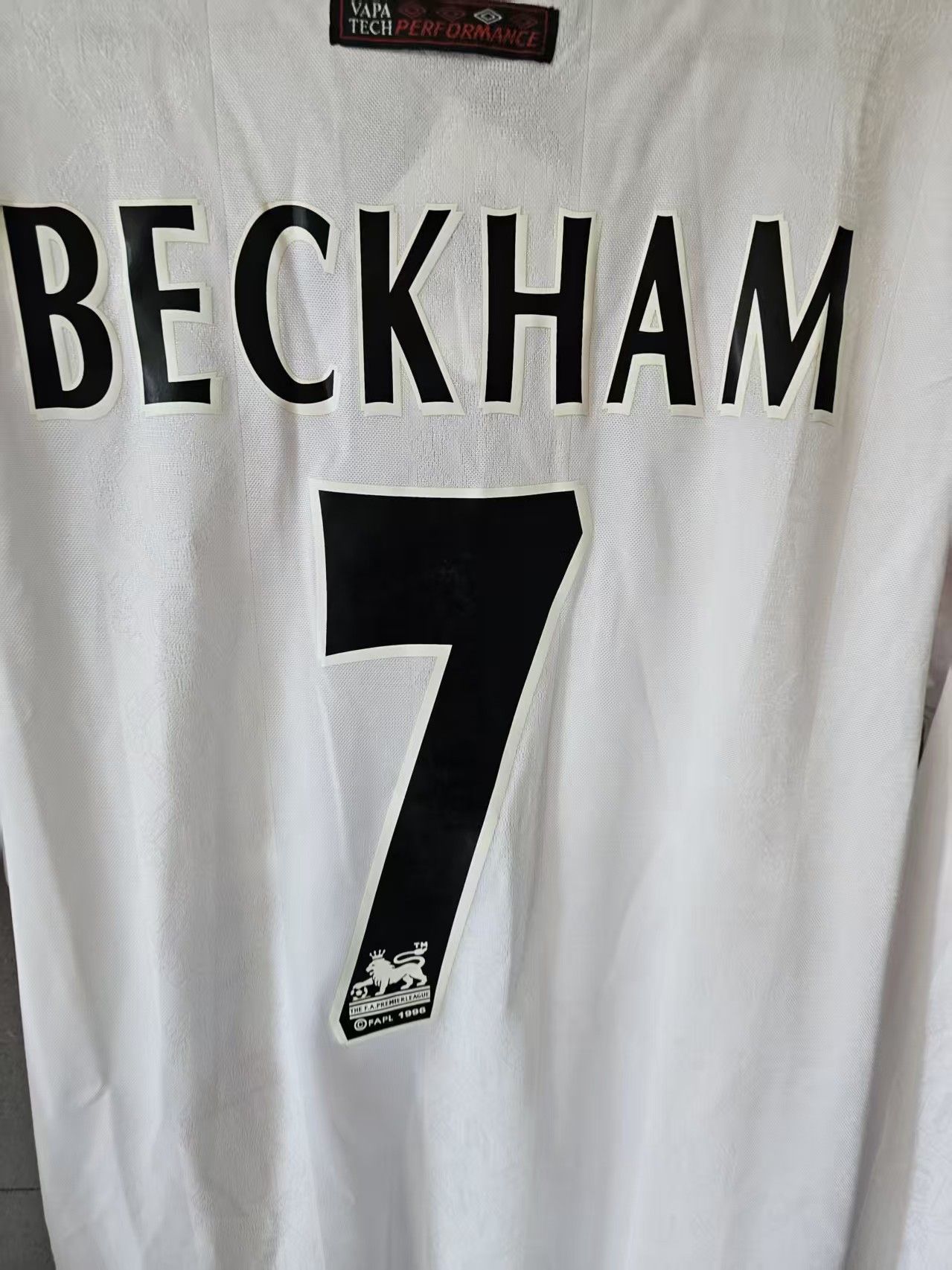 Other 1998 MUFC 7 Beckham Jersey Away Longsleeve Size US L / EU 52-54 / 3 - 4 Thumbnail