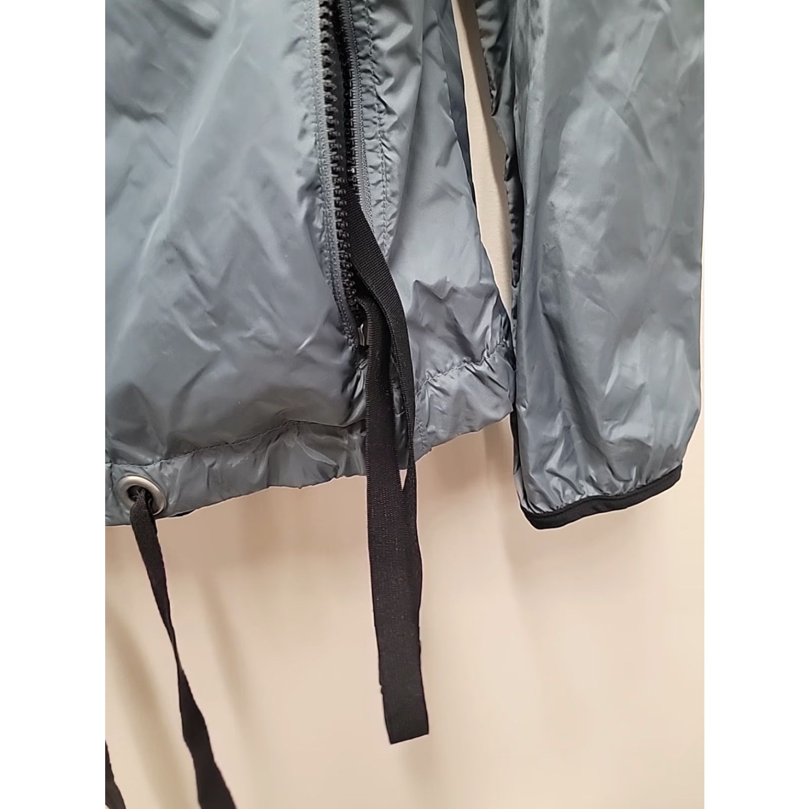 Diesel VINTAGE Diesel Womens Windbreaker Nylon Jacket Hooded Size S Gray Adults? No, Vintage Diesel Womens Windbreaker Nylon Jacket Hooded Size S Gray Size S / US 4 / IT 40 - 5 Thumbnail