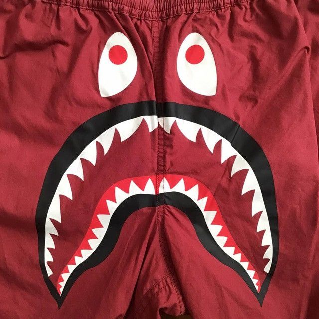 Bape 🔥Reversible BAPE Shark shorts Red camo a bathing ape ★size L Size US 34 / EU 50 - 3 Thumbnail