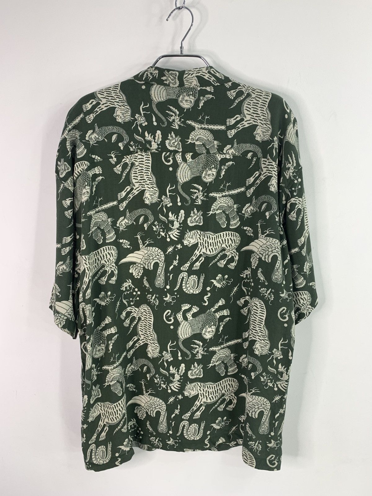Designer × Pull & Bear Pull & Bear Animal Print Viscous se T-Shirt M/L Size Size US M / EU 48-50 / 2 - 4 Thumbnail