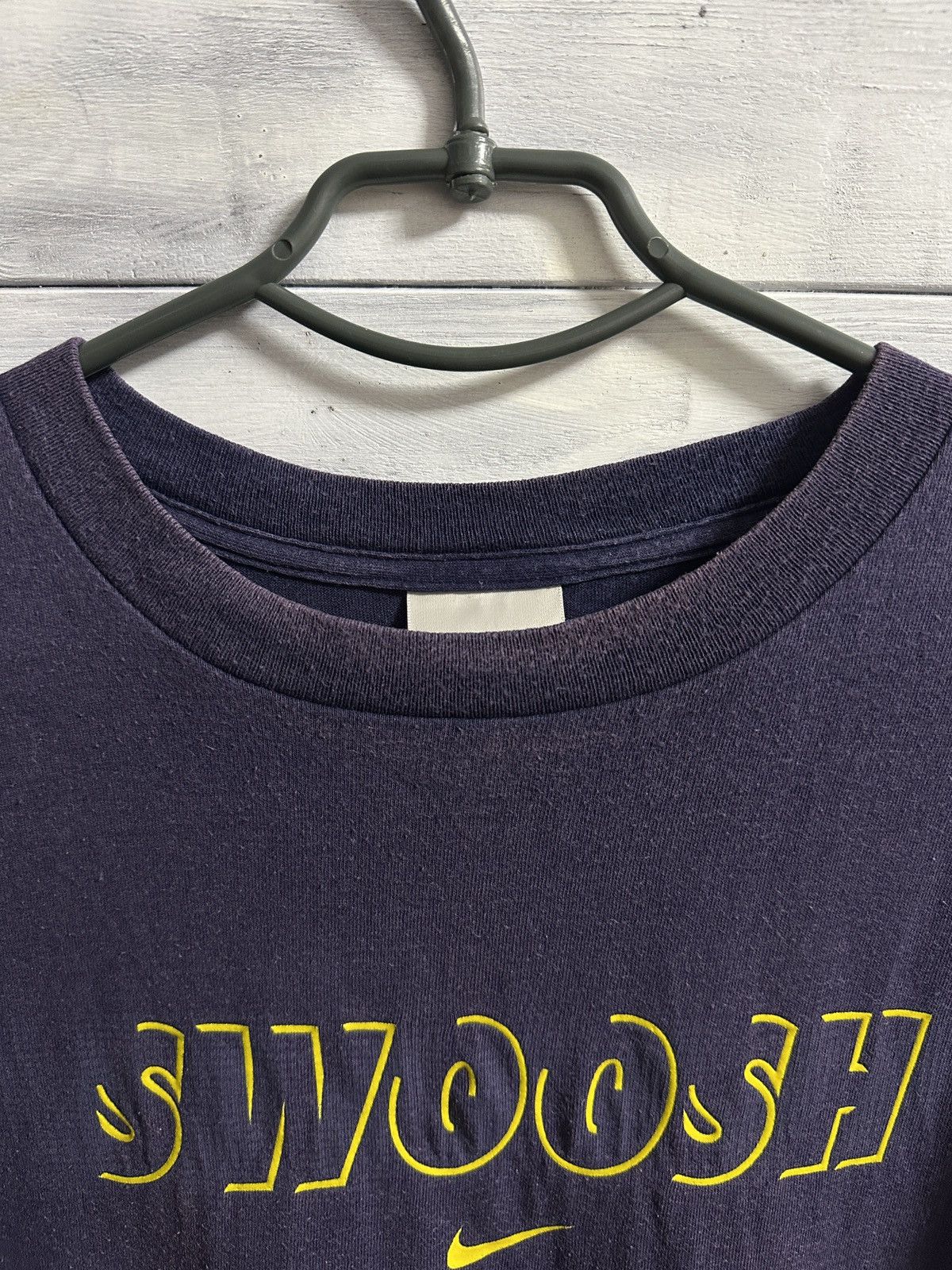 Vintage Rare Vintage T-Shirt Nike Centr Logo Swoosh Y2K Size US L / EU 52-54 / 3 - 5 Thumbnail